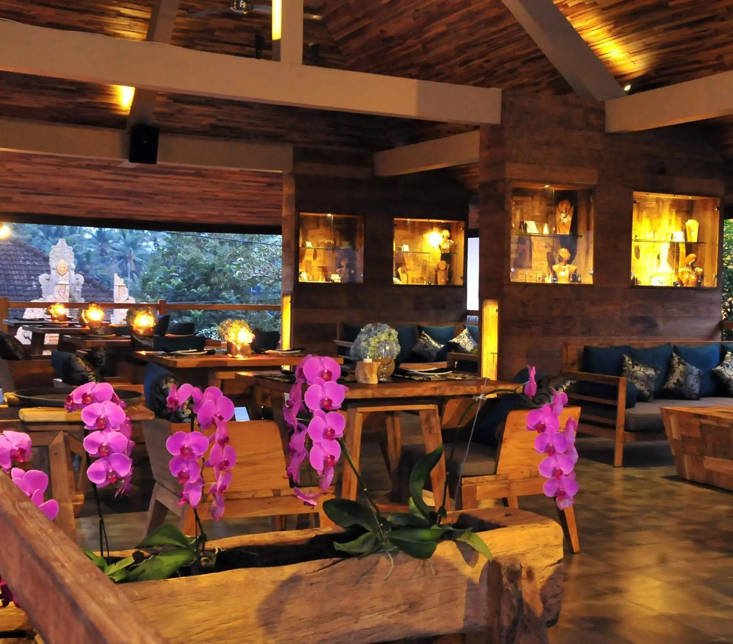 Restaurant/places to eat in Sri Ratih Cottages, CHSE Certified Restaurant/places to eat in Sri Ratih Cottages, CHSE Certified