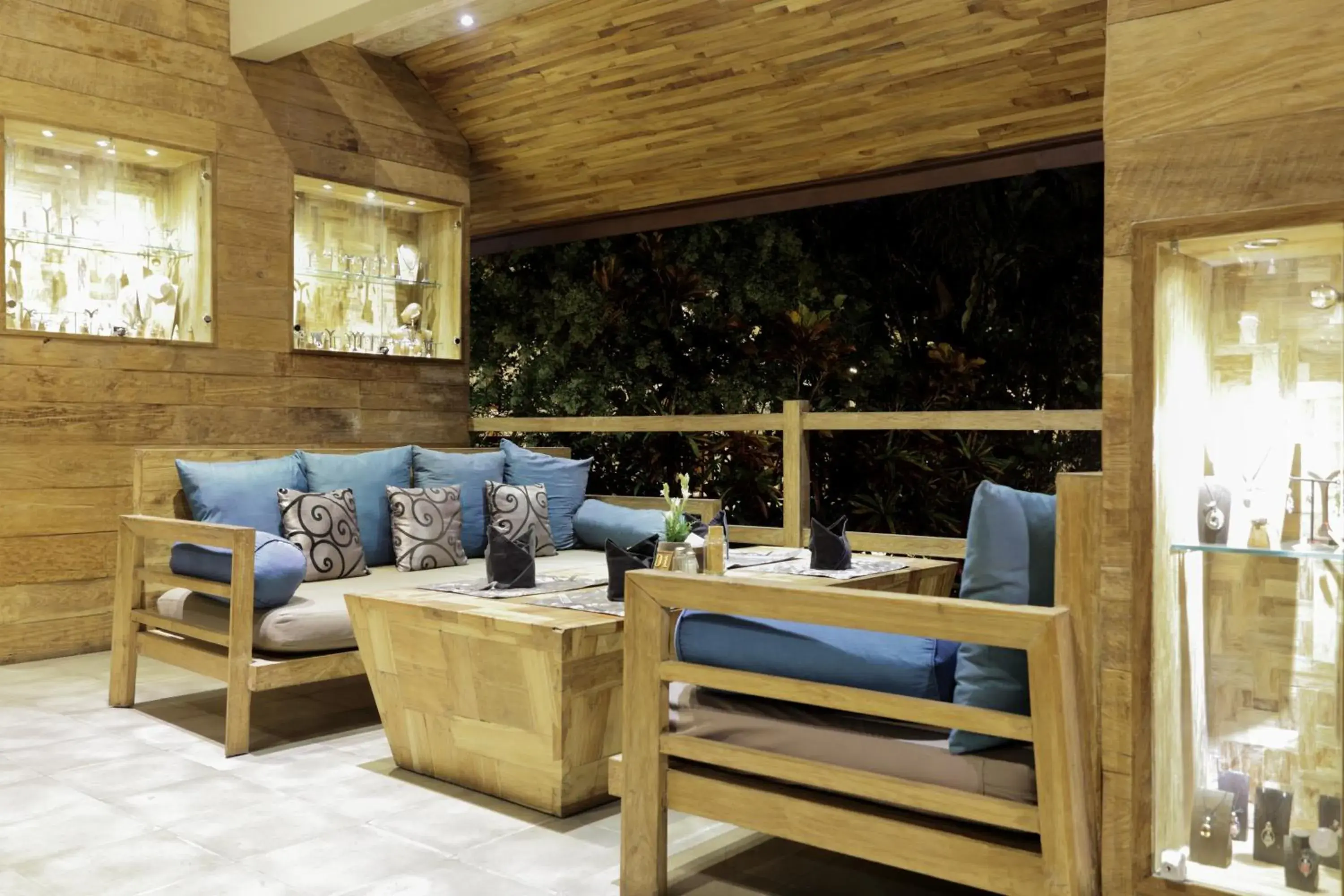 Restaurant/places to eat in Sri Ratih Cottages, CHSE Certified Restaurant/places to eat in Sri Ratih Cottages, CHSE Certified