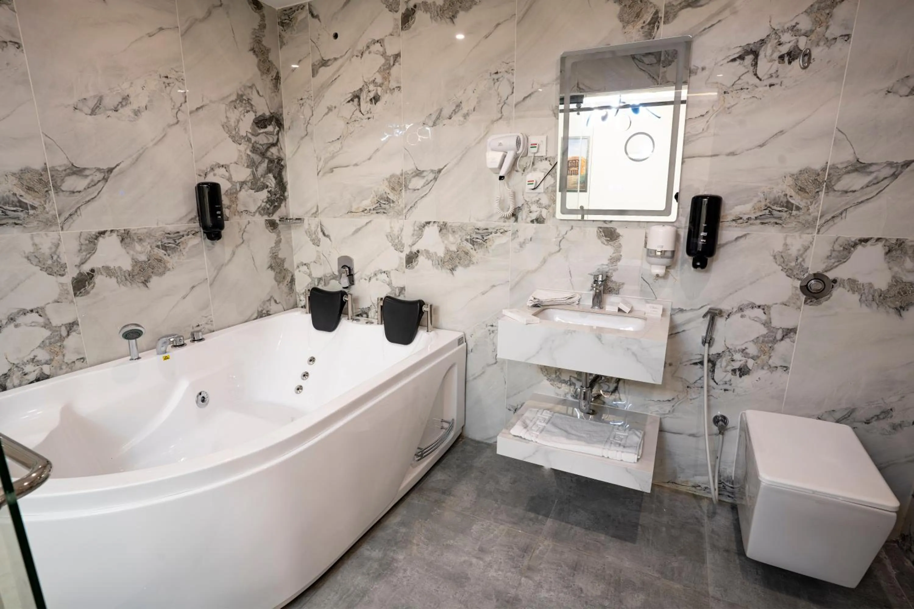 Bathroom in P Quattro Relax Hotel