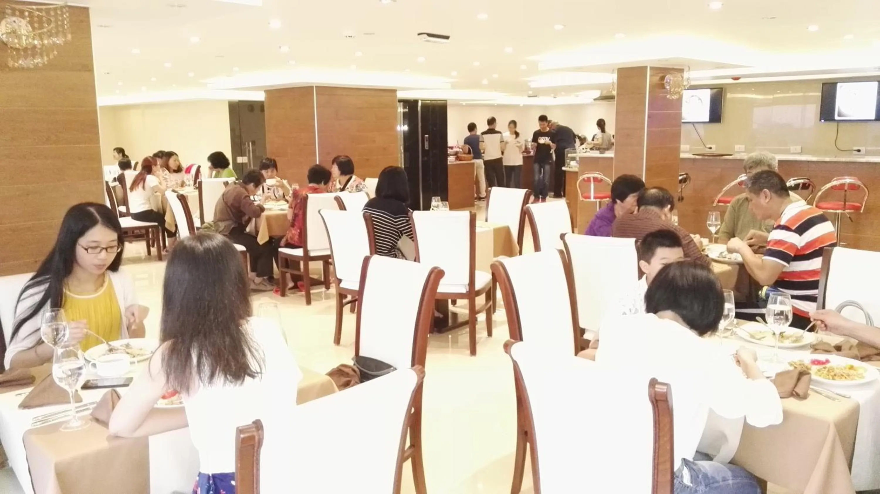 group of guests in P Quattro Relax Hotel