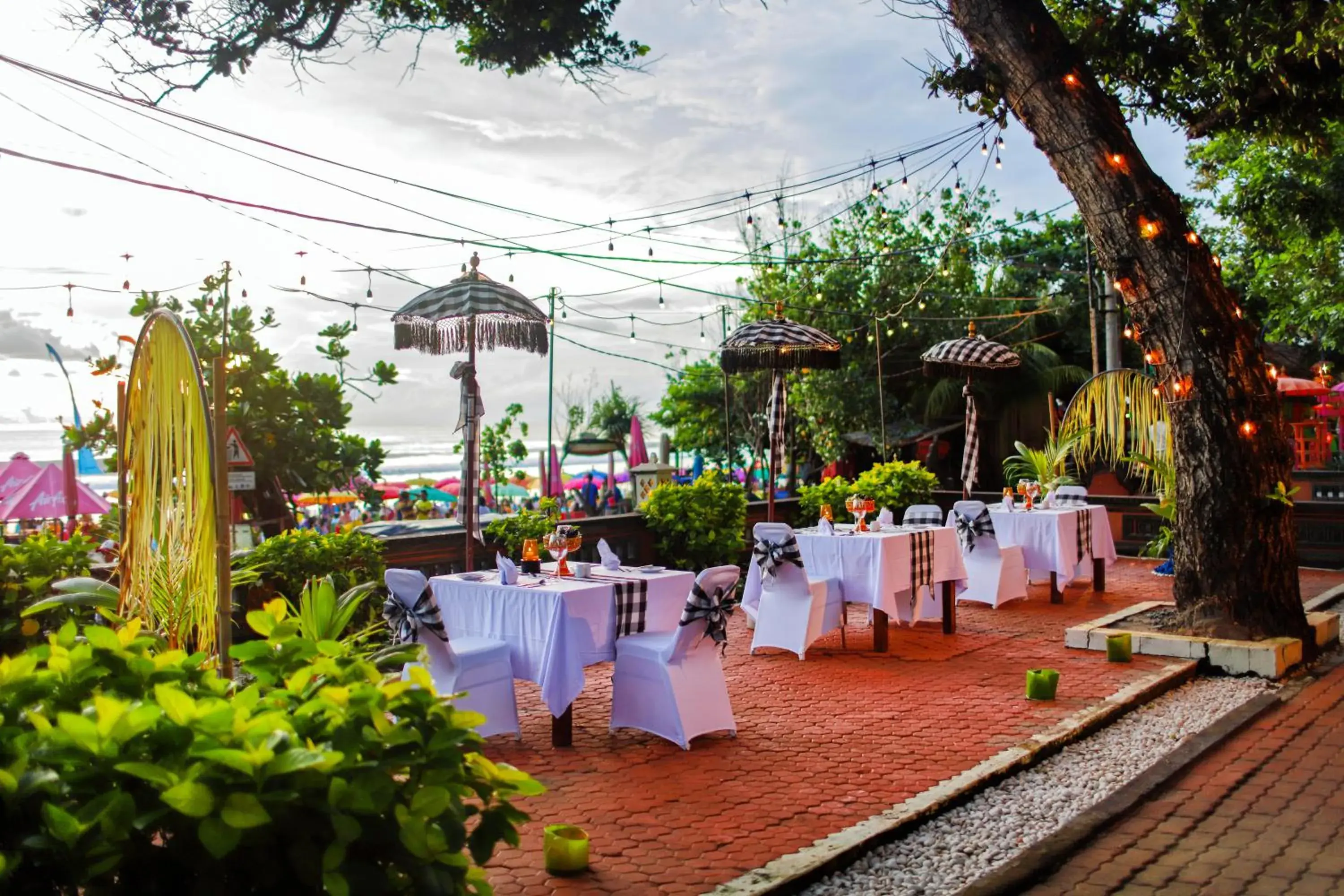 Restaurant/places to eat in Puri Saron Hotel Seminyak Restaurant/places to eat in Puri Saron Hotel Seminyak