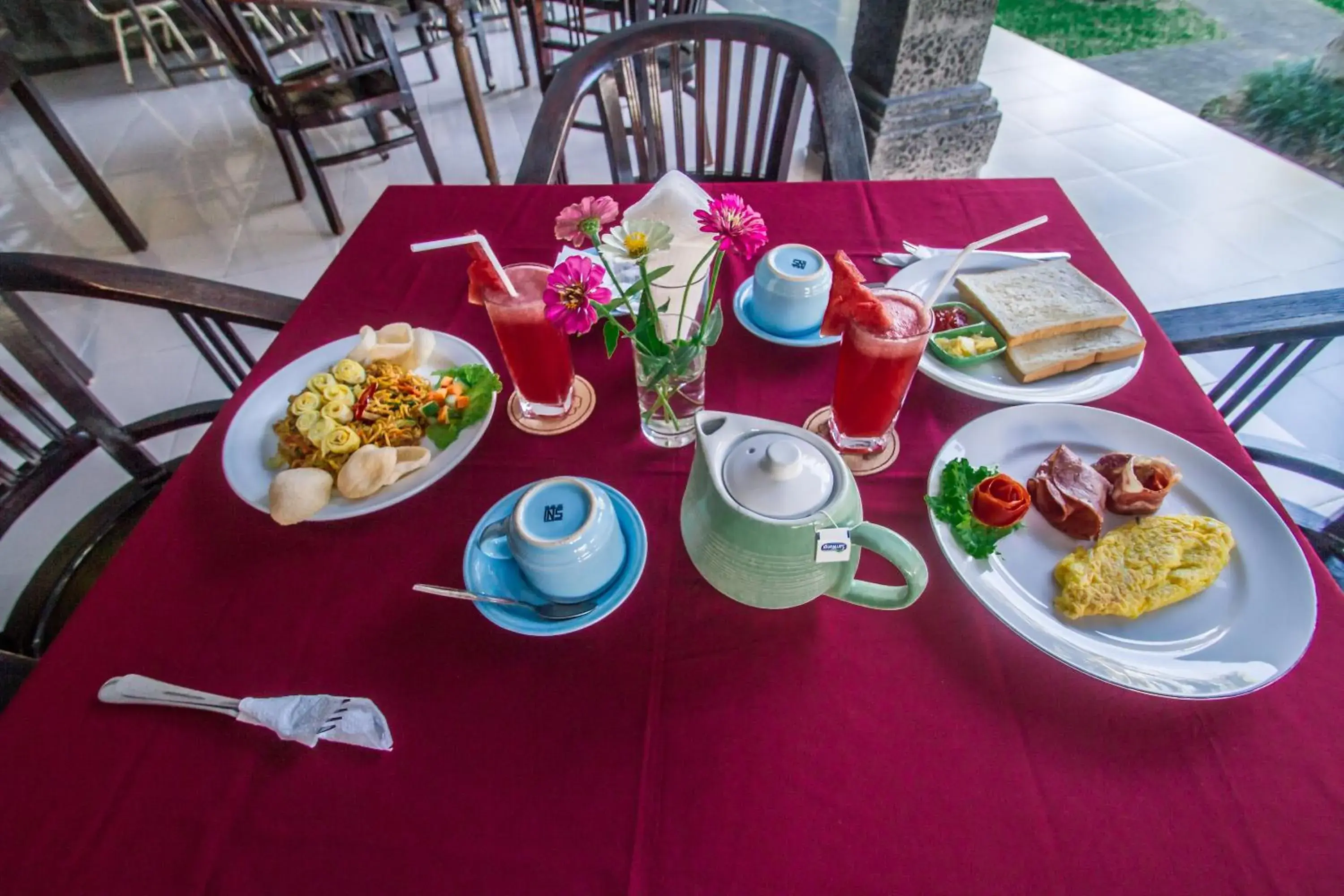 Restaurant/places to eat in Puri Saron Hotel Madangan - Gianyar Restaurant/places to eat in Puri Saron Hotel Madangan - Gianyar