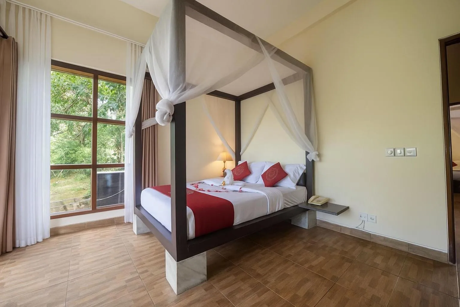 Bedroom, Bed in Puri Saron Hotel Madangan - Gianyar