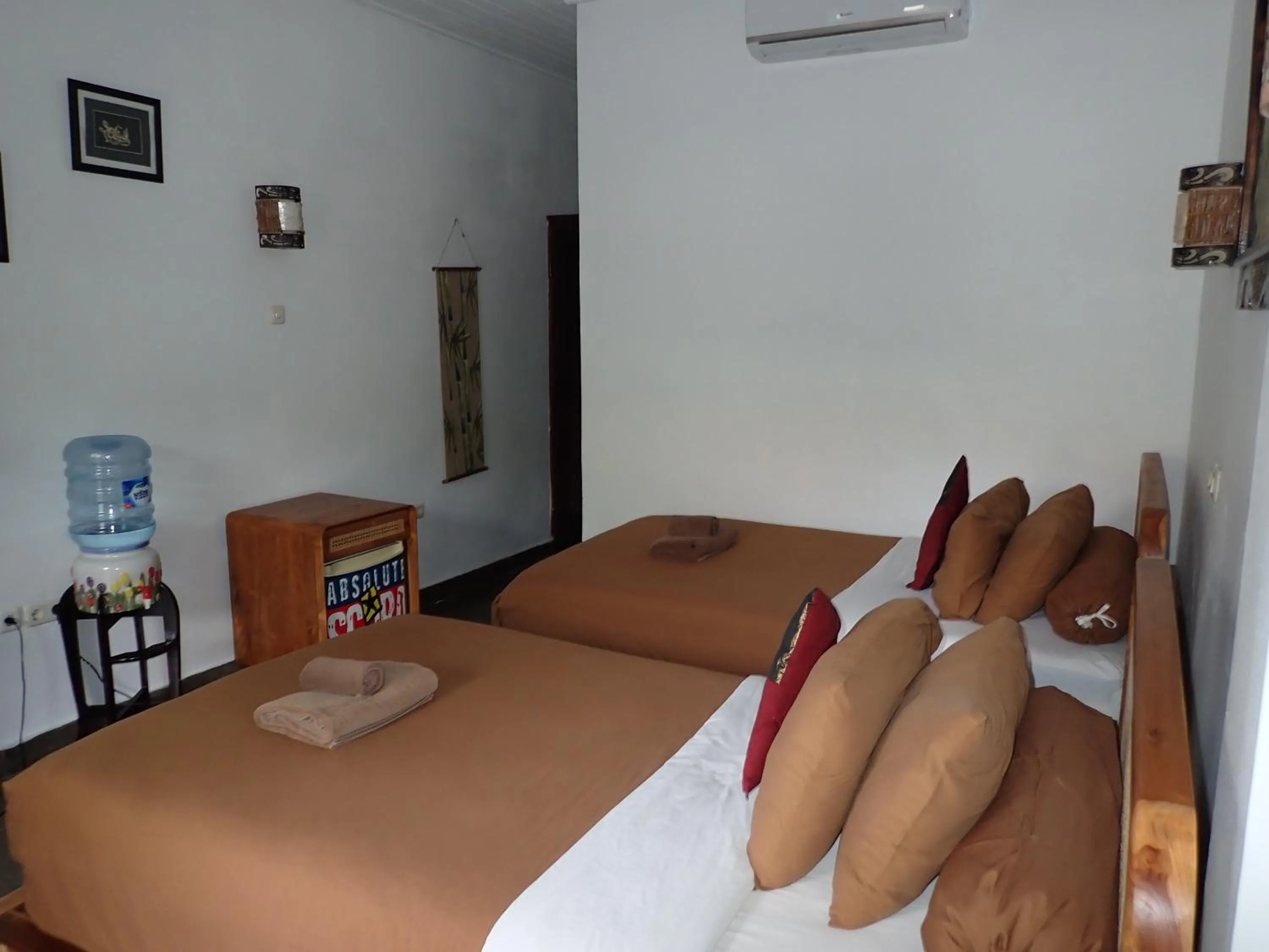 minibar, Bed in Absolute Scuba Bali Dive Resort