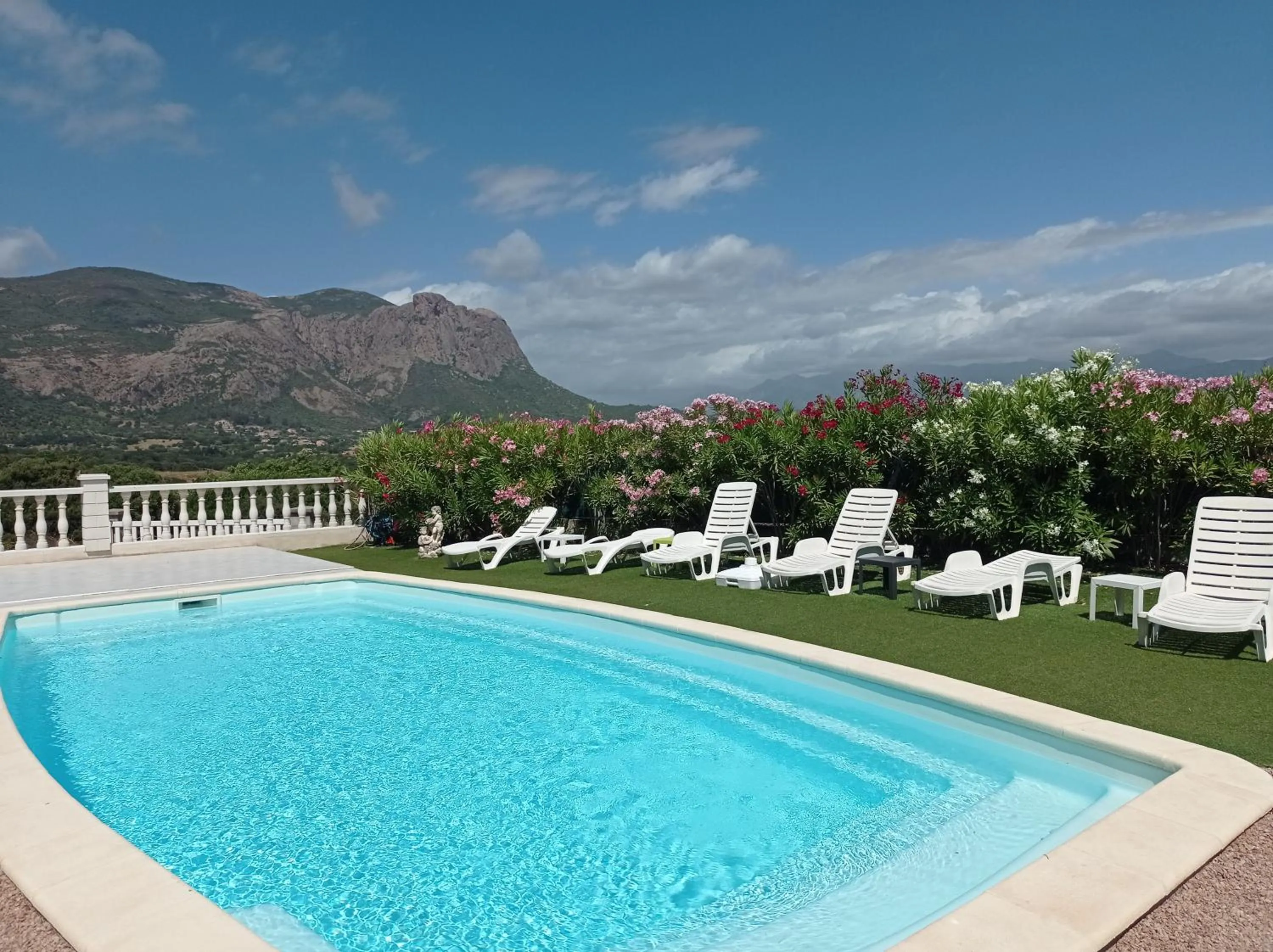 Nearby landmark in Perula di Machja