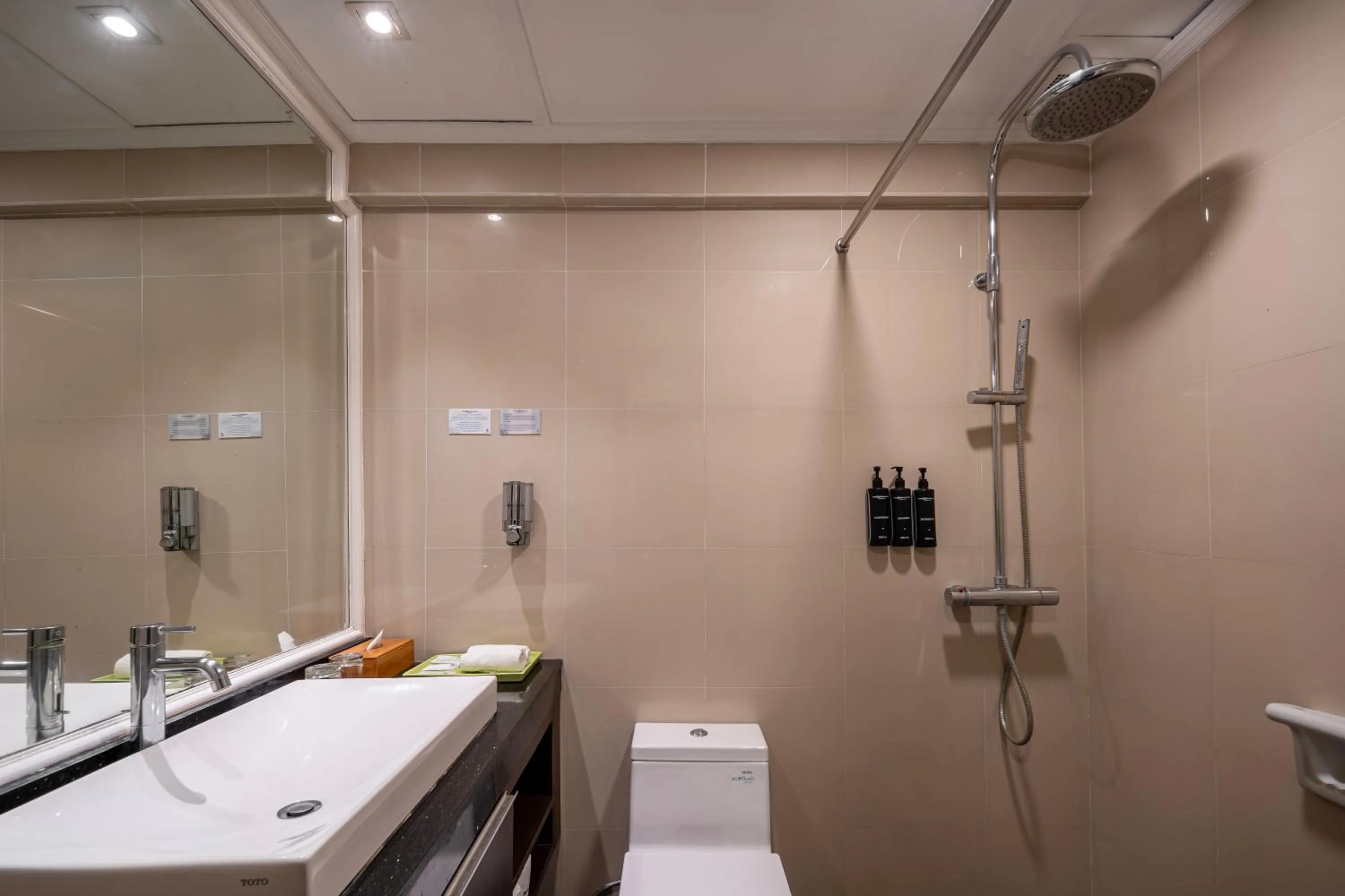 Bathroom in Prime Plaza Suites Sanur – Bali
