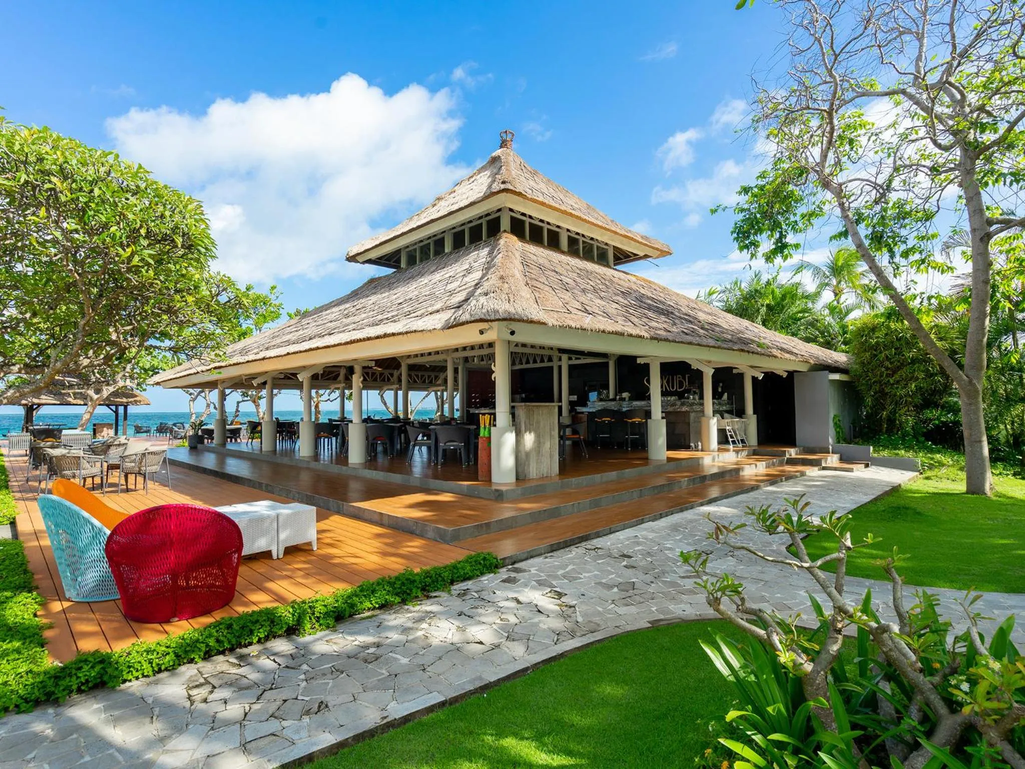 Restaurant/places to eat in Discovery Kartika Plaza Hotel