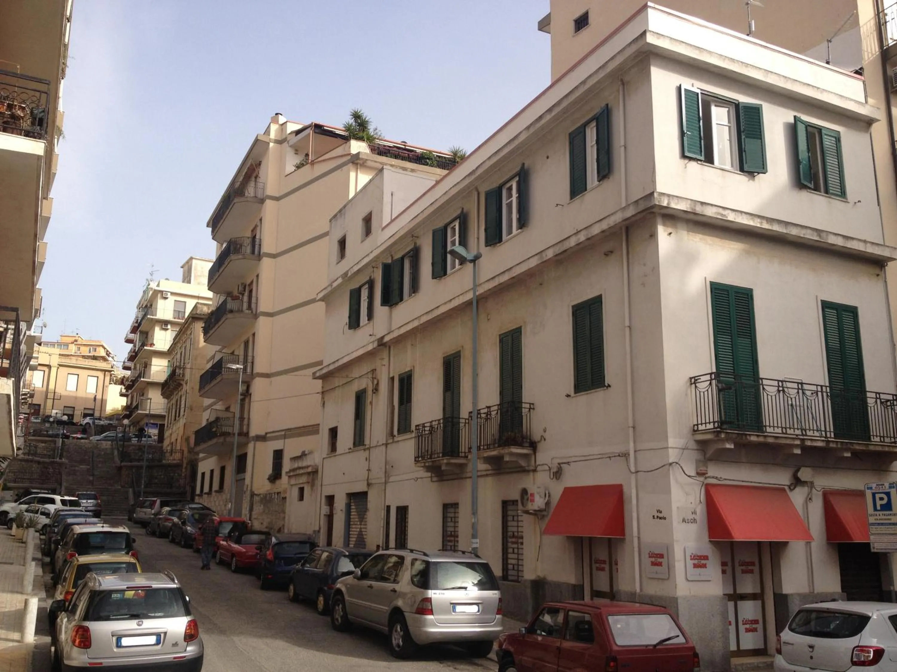 Property building in B&B Fuori Squadro - In Centro Città - Terrazza Relax vista Mare