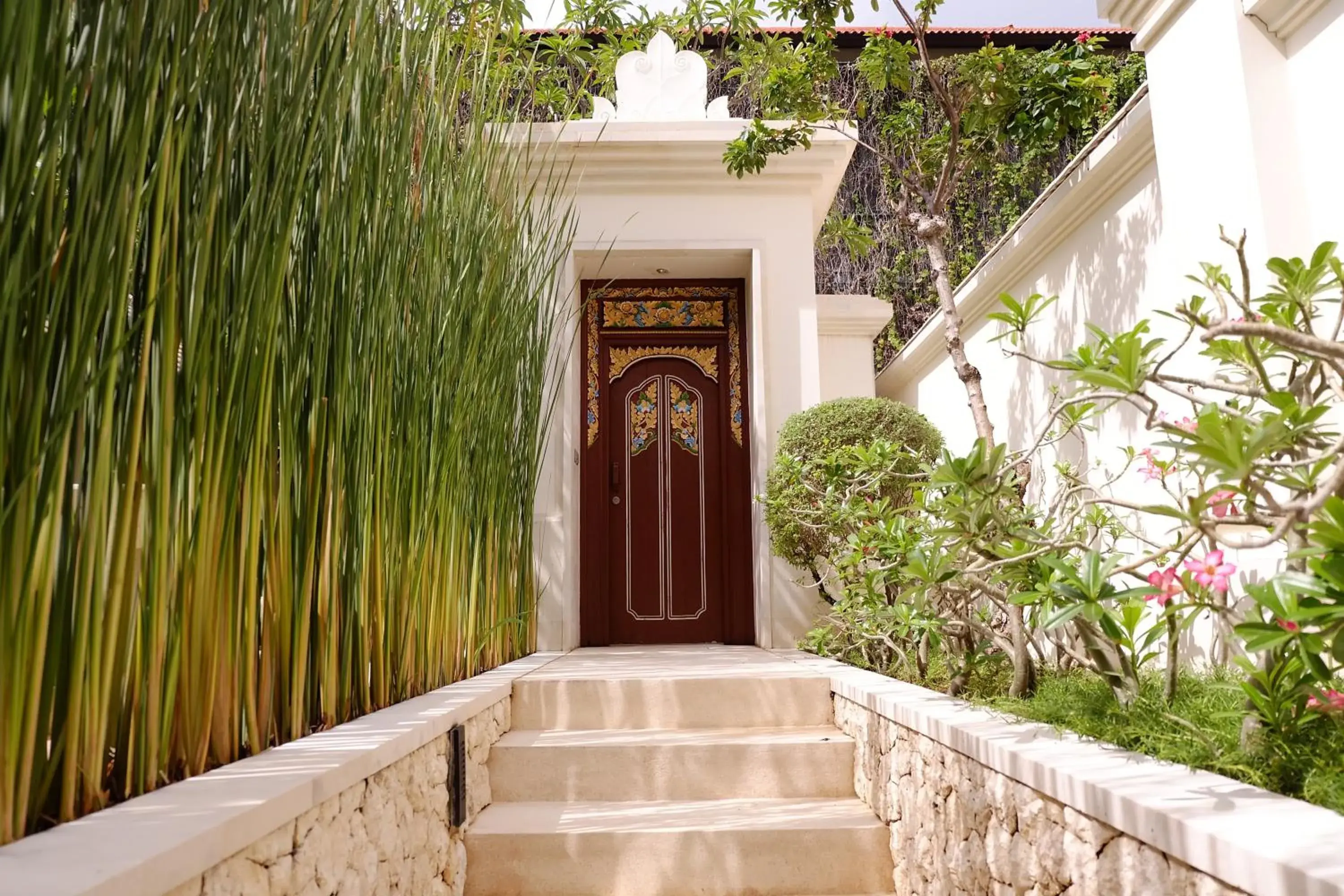 Facade/entrance in The Royal Santrian Facade/entrance in The Royal Santrian