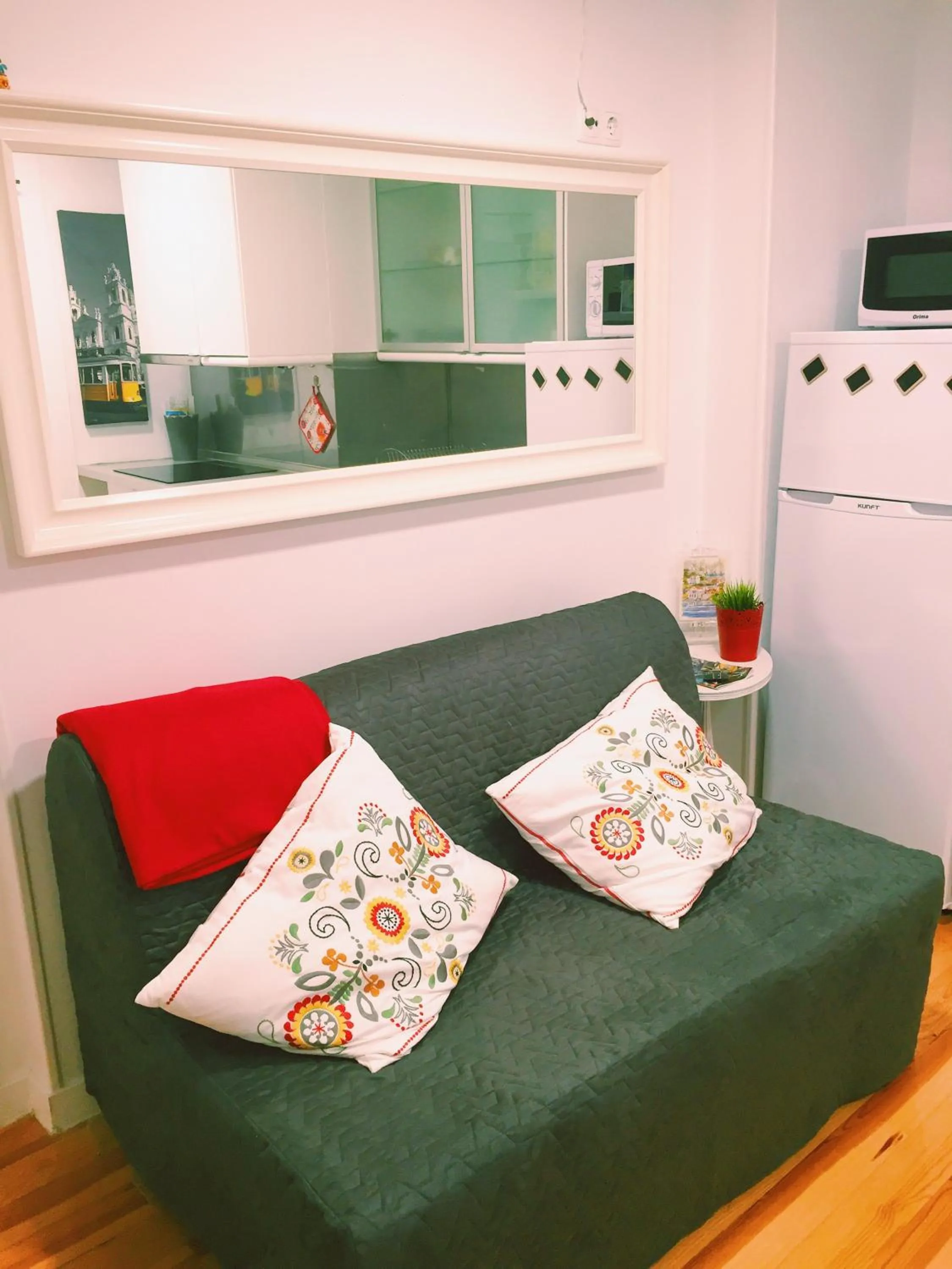 Kitchen or kitchenette in Casa do Garcês by Lisbon Village Apartments