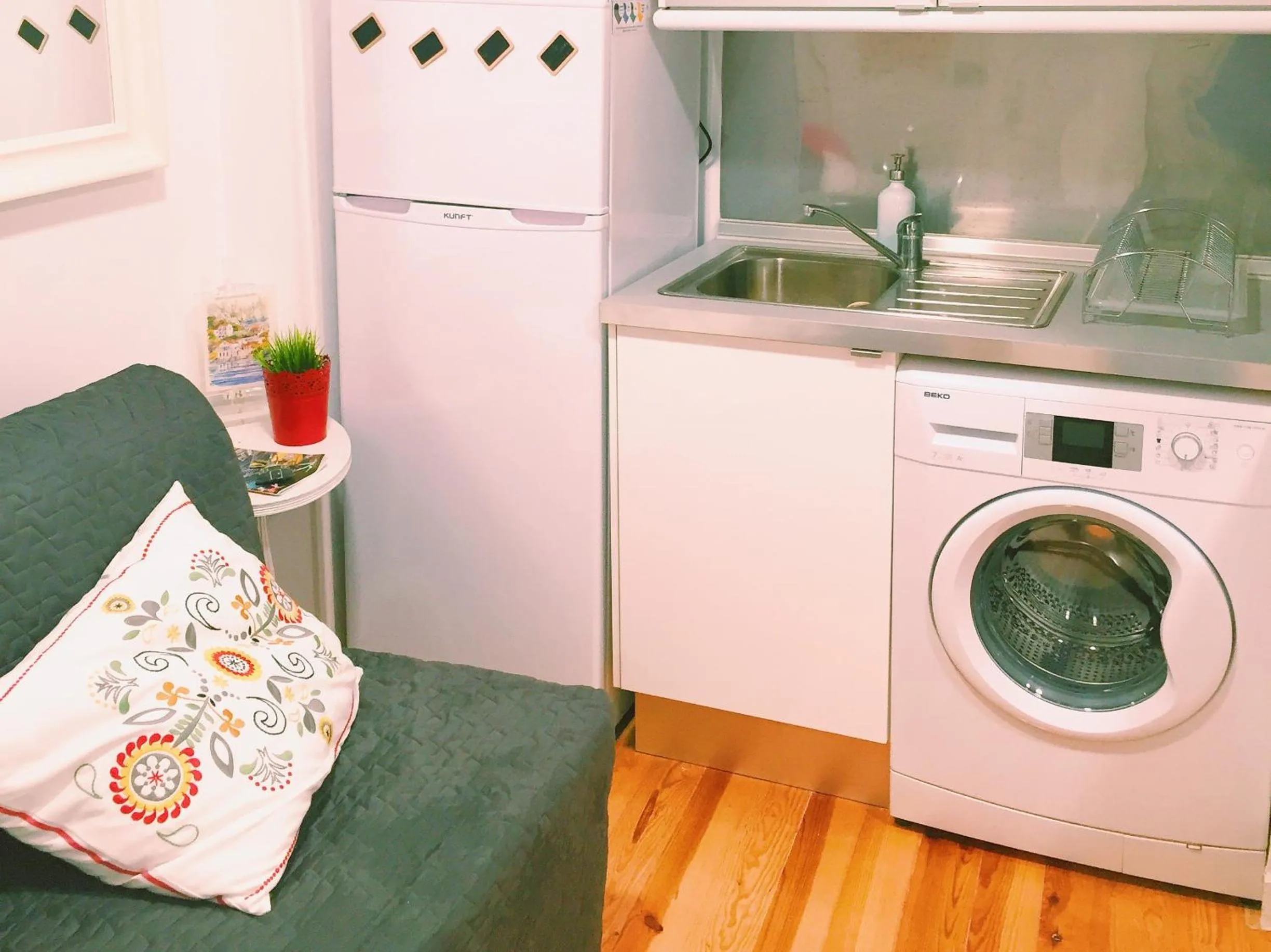 Kitchen or kitchenette in Casa do Garcês by Lisbon Village Apartments