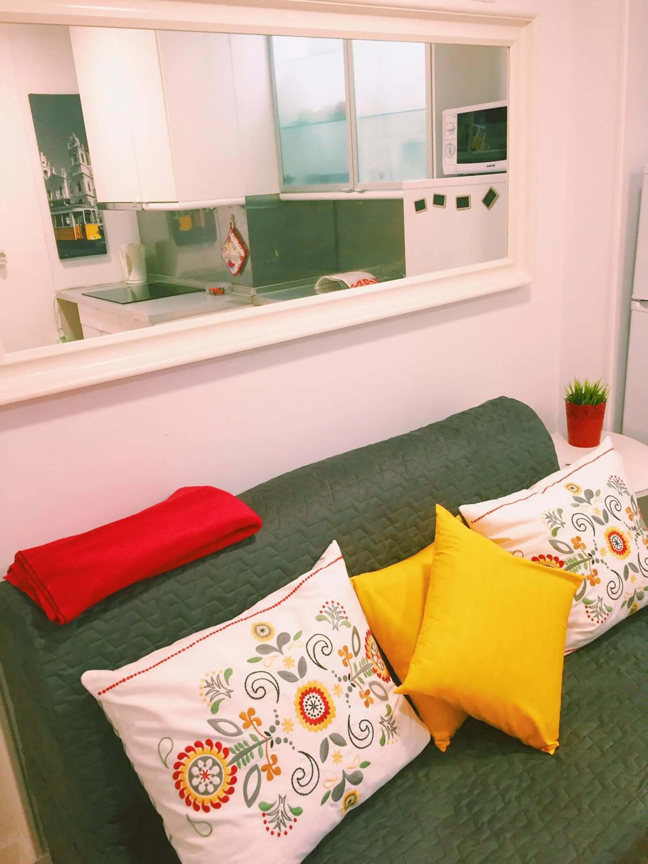 Kitchen or kitchenette in Casa do Garcês by Lisbon Village Apartments
