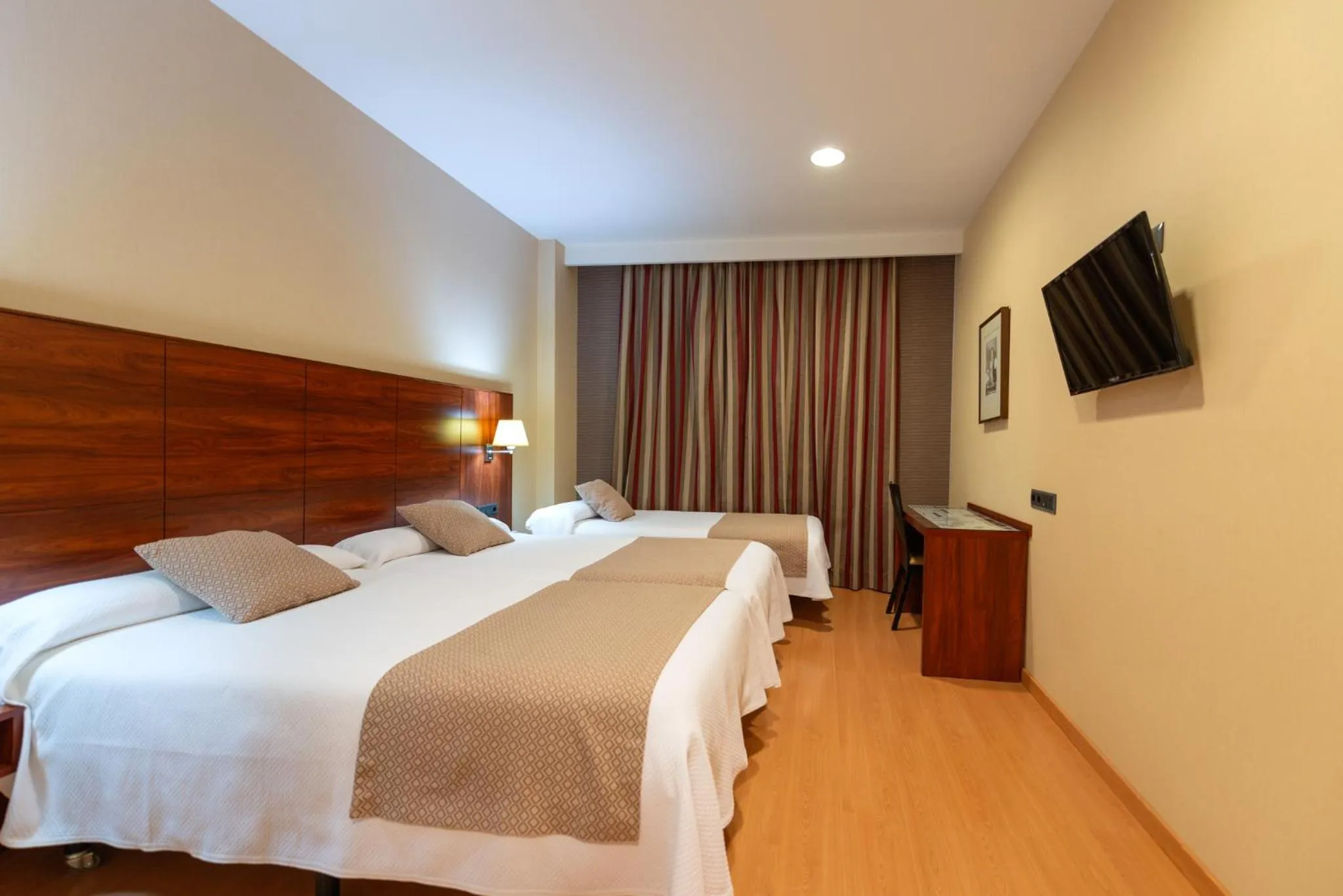 Bedroom, Bed in Sercotel Riscal