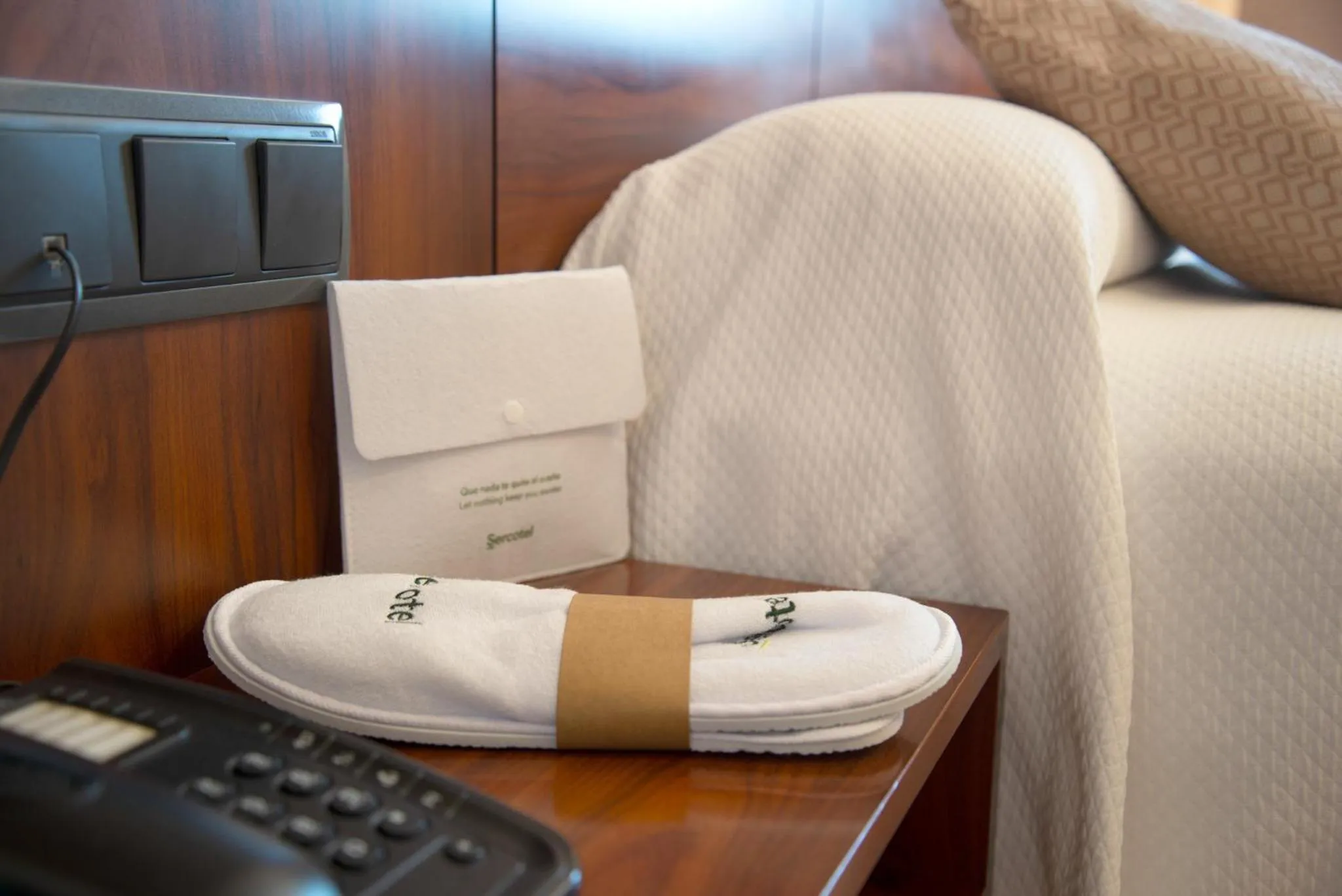 Bedroom in Sercotel Riscal