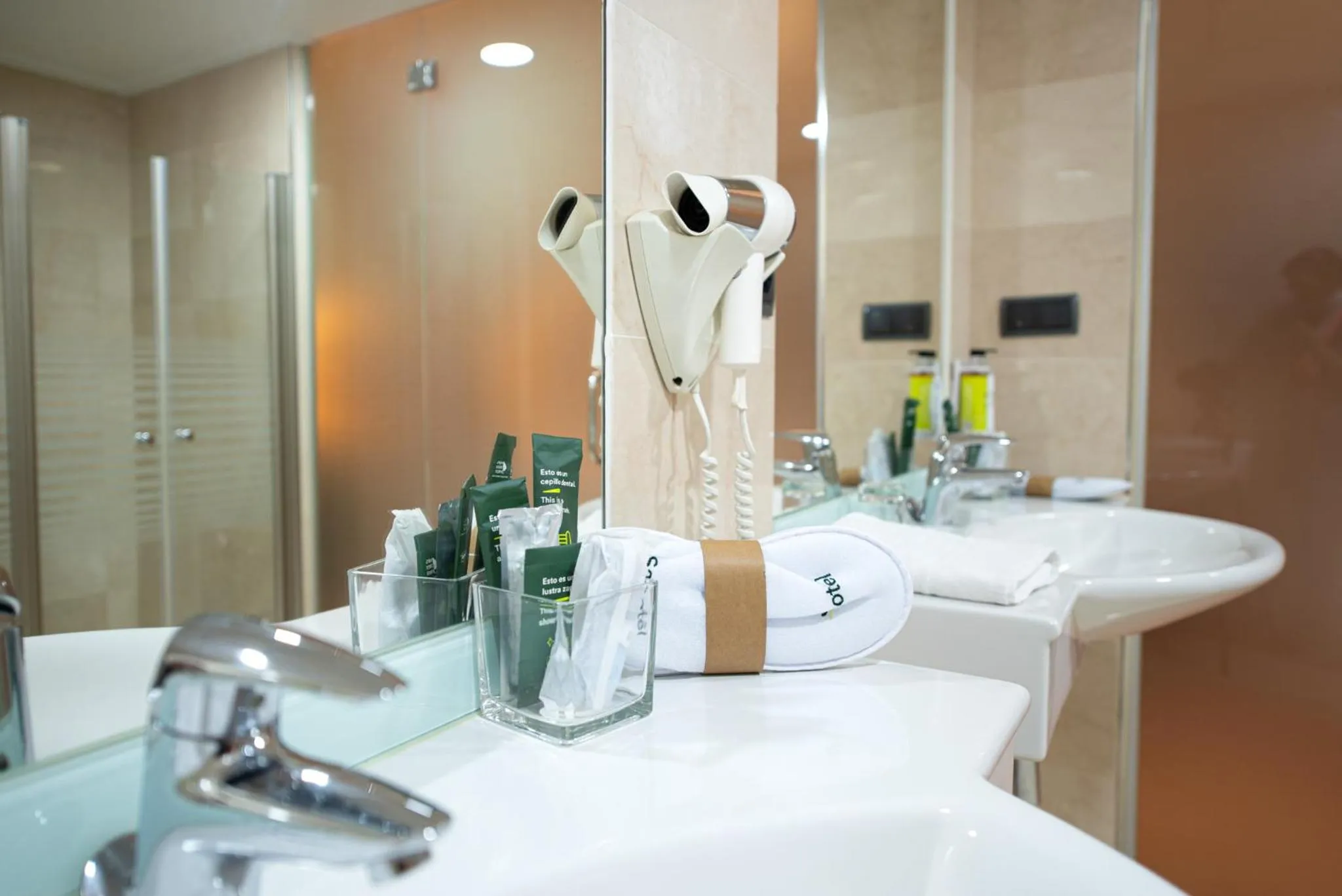 Bathroom in Sercotel Riscal