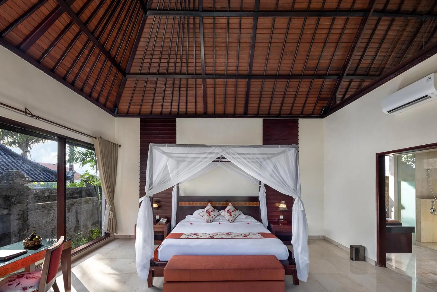 Property building, Bed in Santi Mandala Villa & Spa