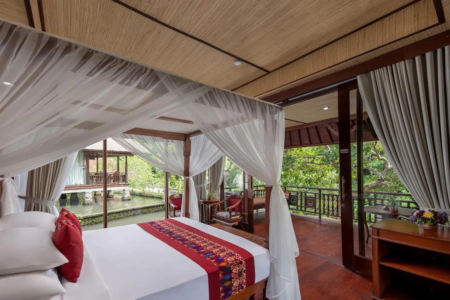 Property building, Bed in Santi Mandala Villa & Spa
