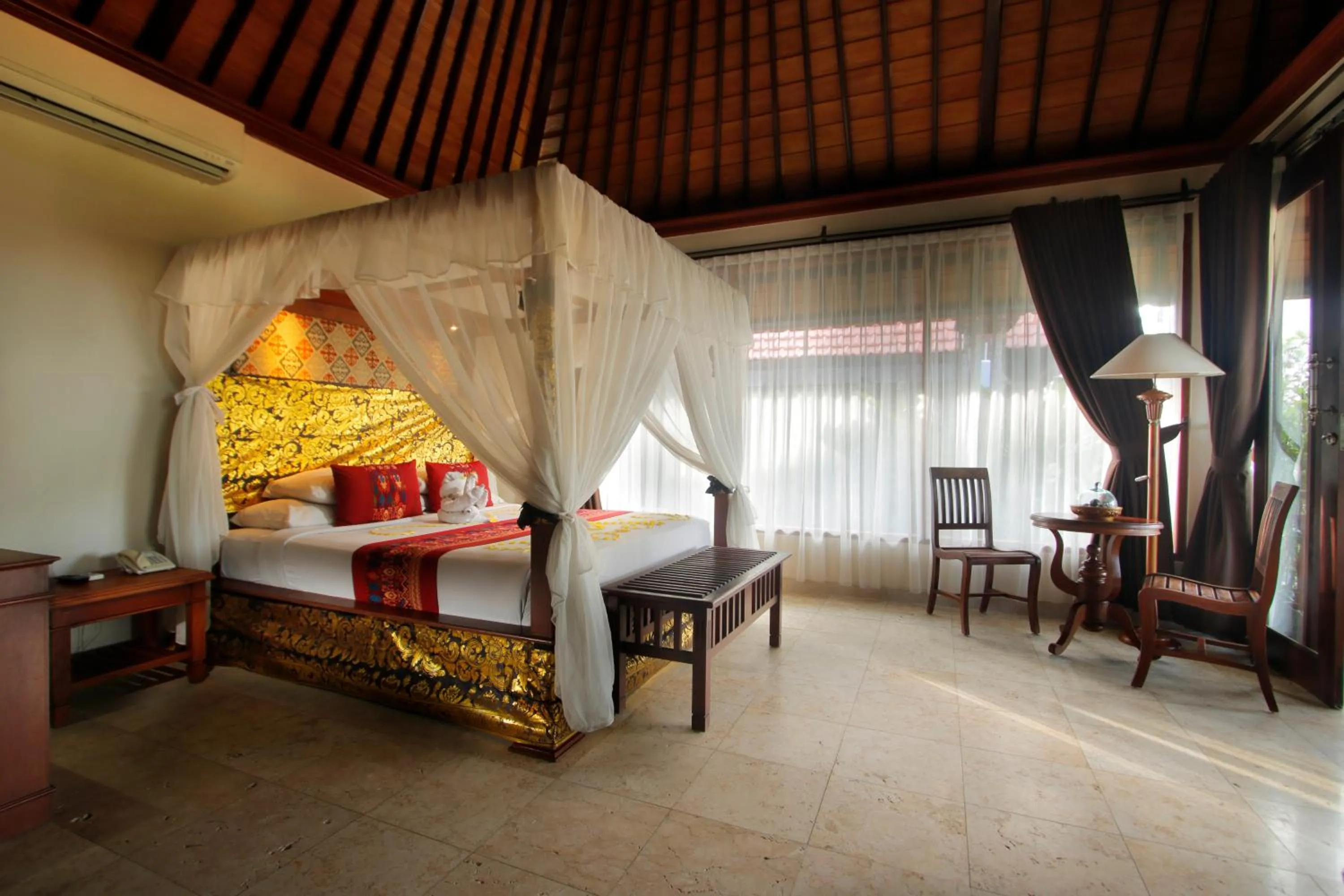Photo of the whole room, Bed in Santi Mandala Villa & Spa