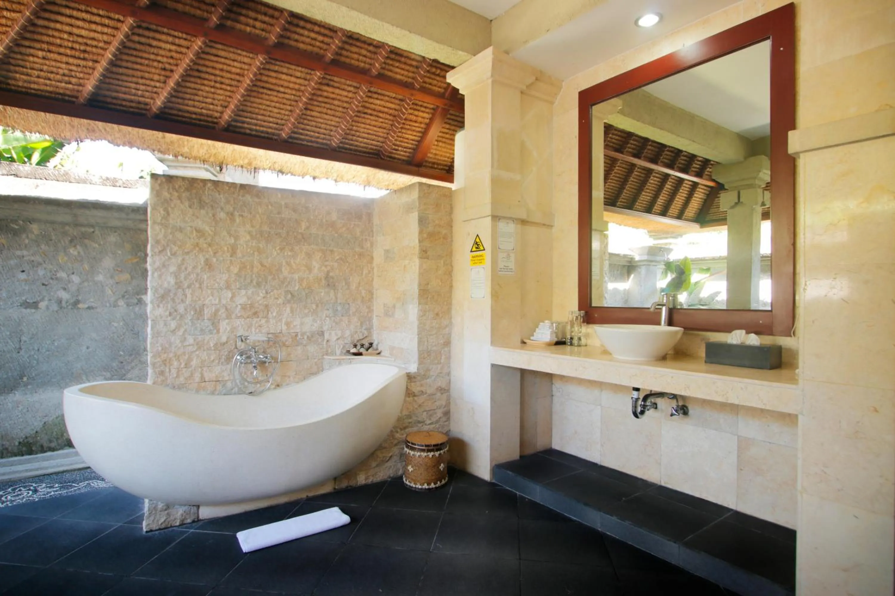 Bathroom in Santi Mandala Villa & Spa