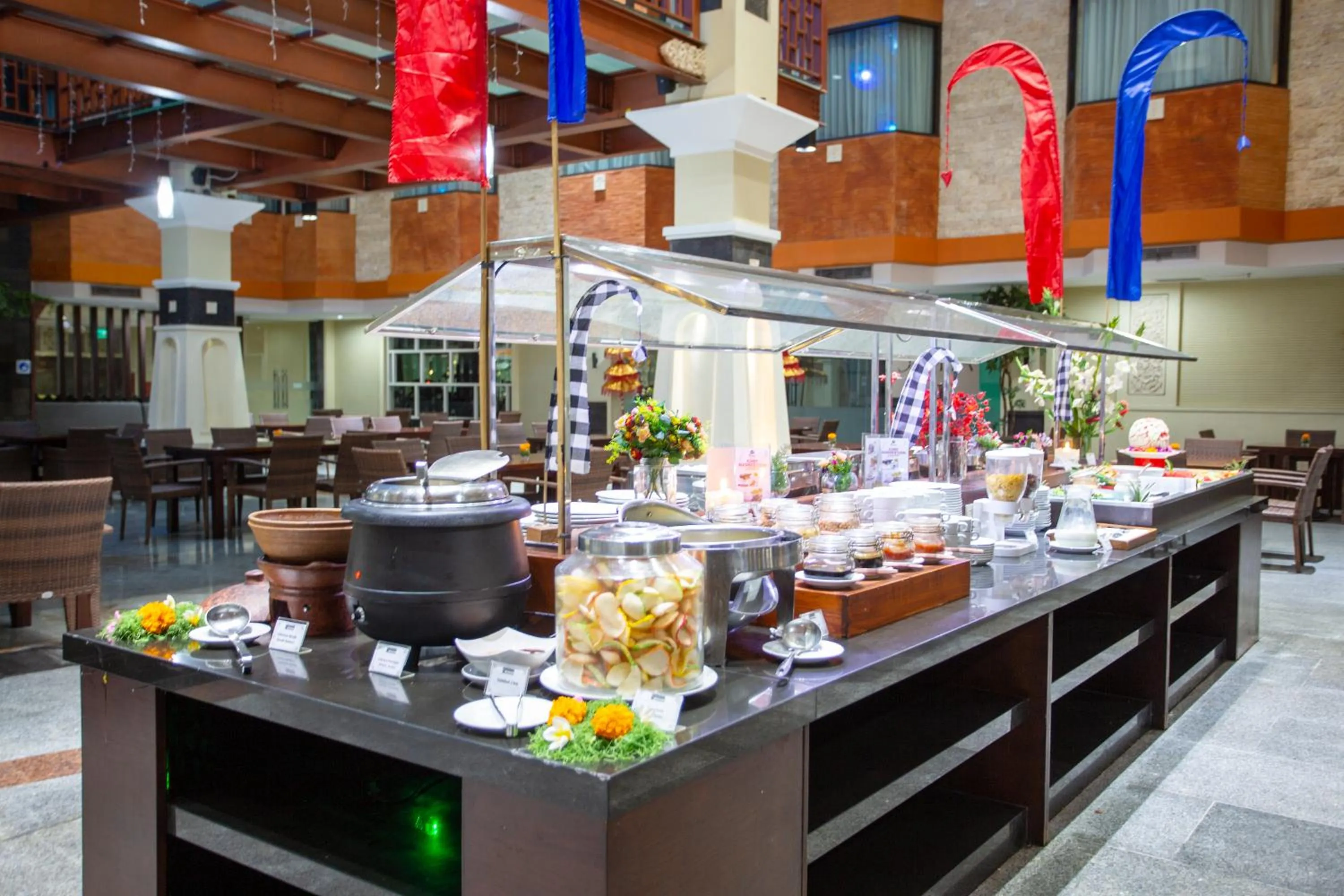 Restaurant/places to eat in Famous Hotel Kuta Formerly Permata Kuta Hotel