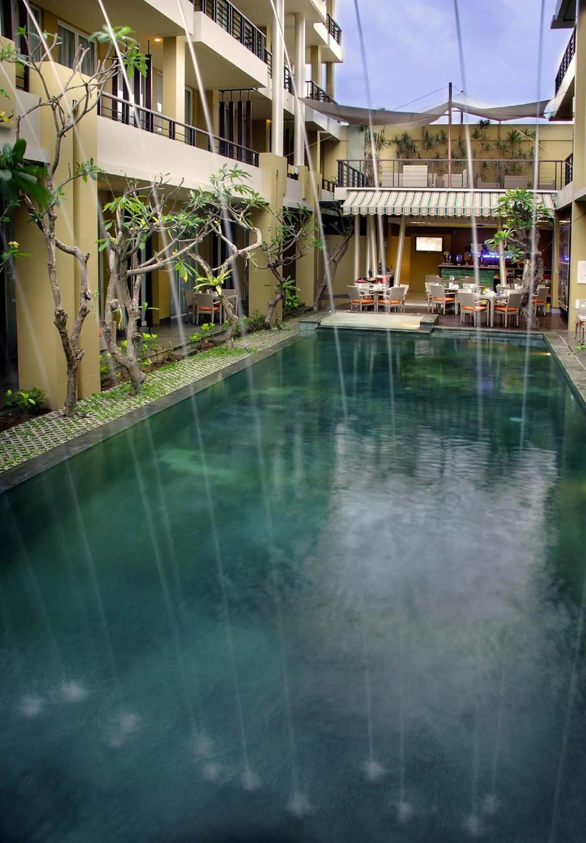 Swimming Pool in 100 Sunset Boutique