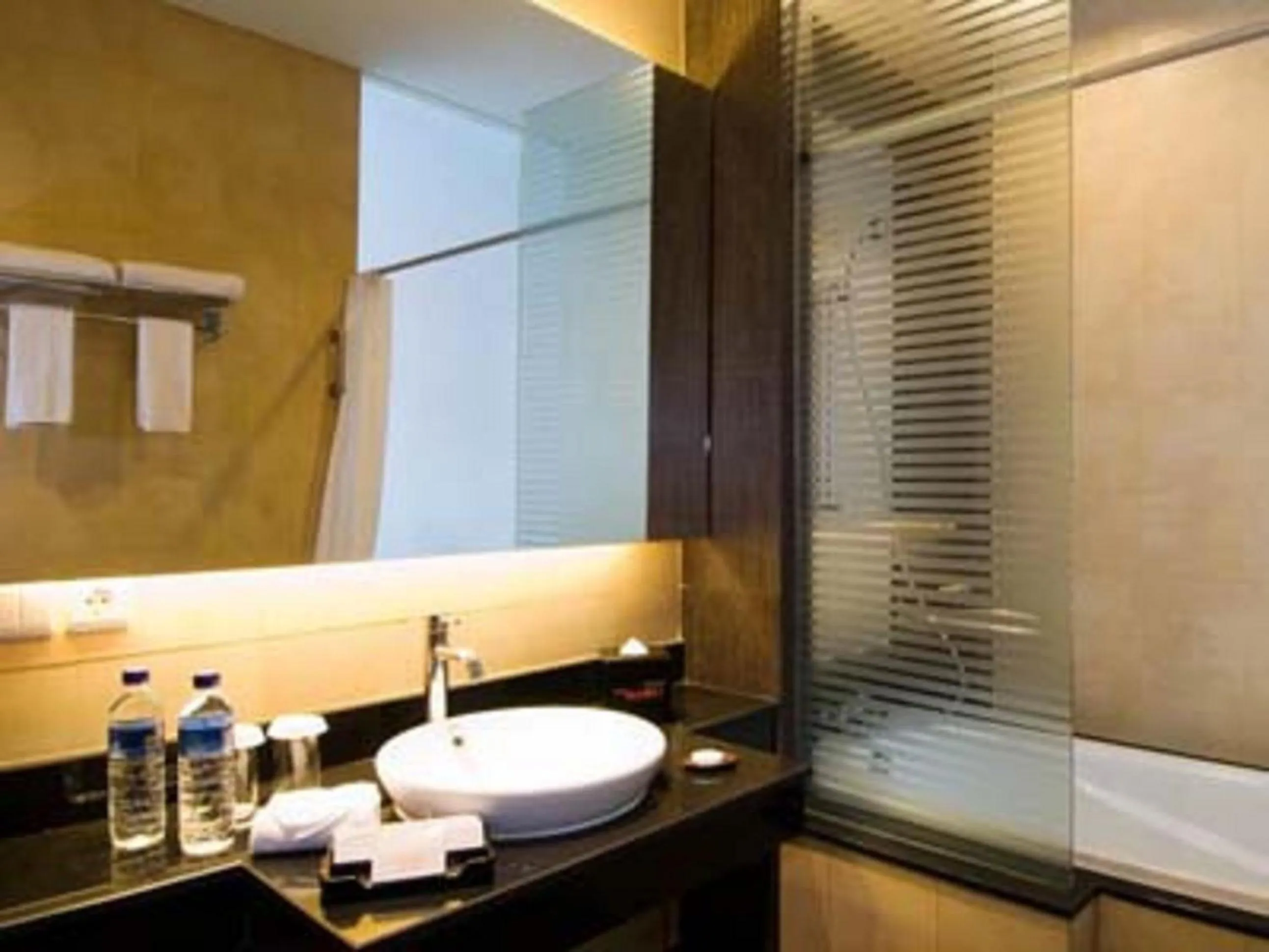 Bathroom in 100 Sunset Boutique