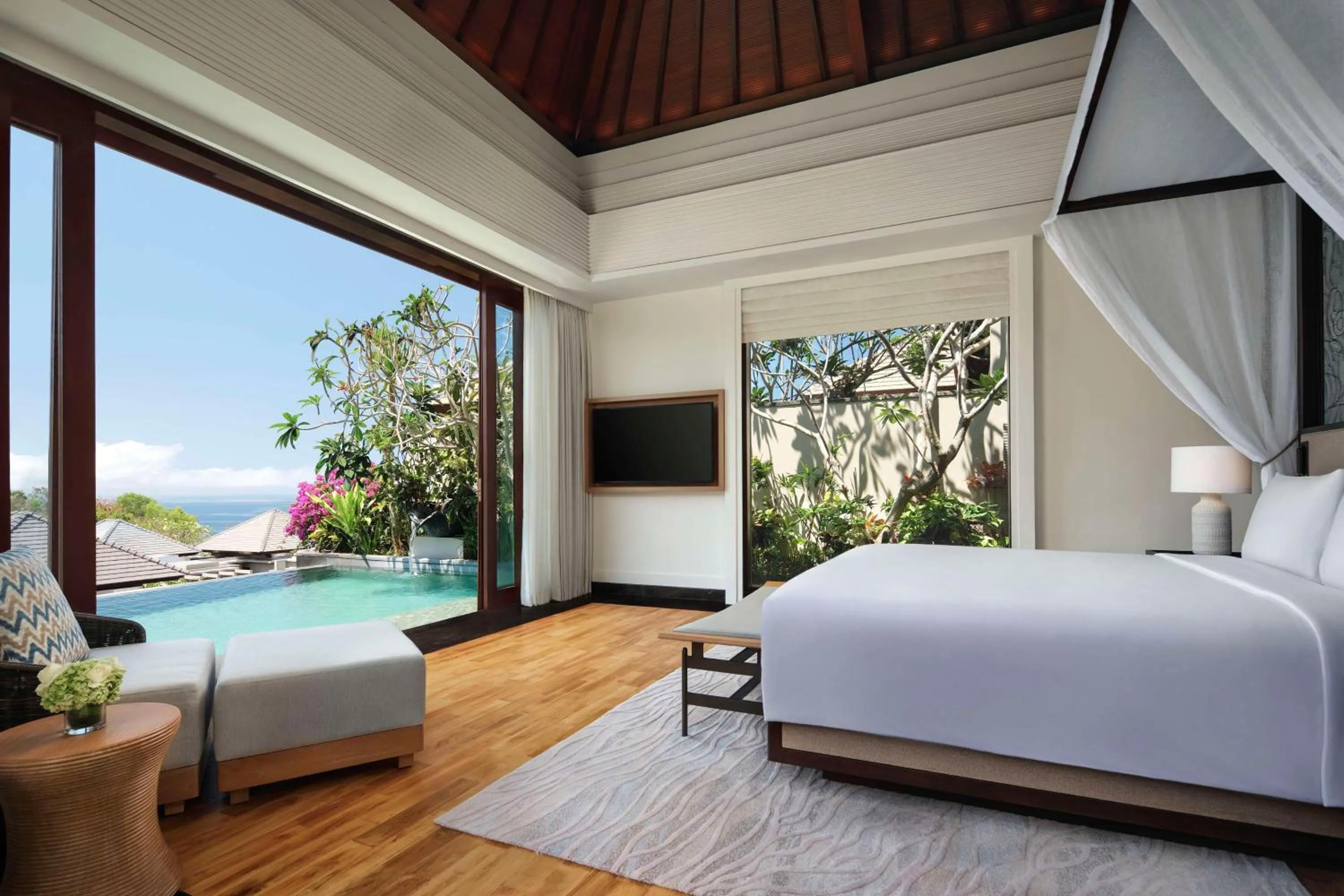 Bed in Umana Bali, LXR Hotels & Resorts