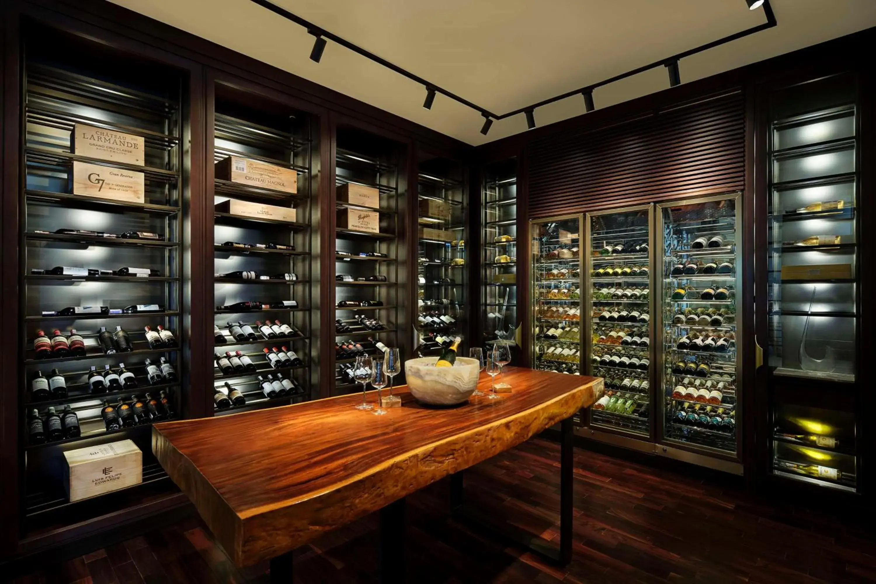 Lounge or bar in Umana Bali, LXR Hotels & Resorts by Hilton Lounge or bar in Umana Bali, LXR Hotels & Resorts by Hilton