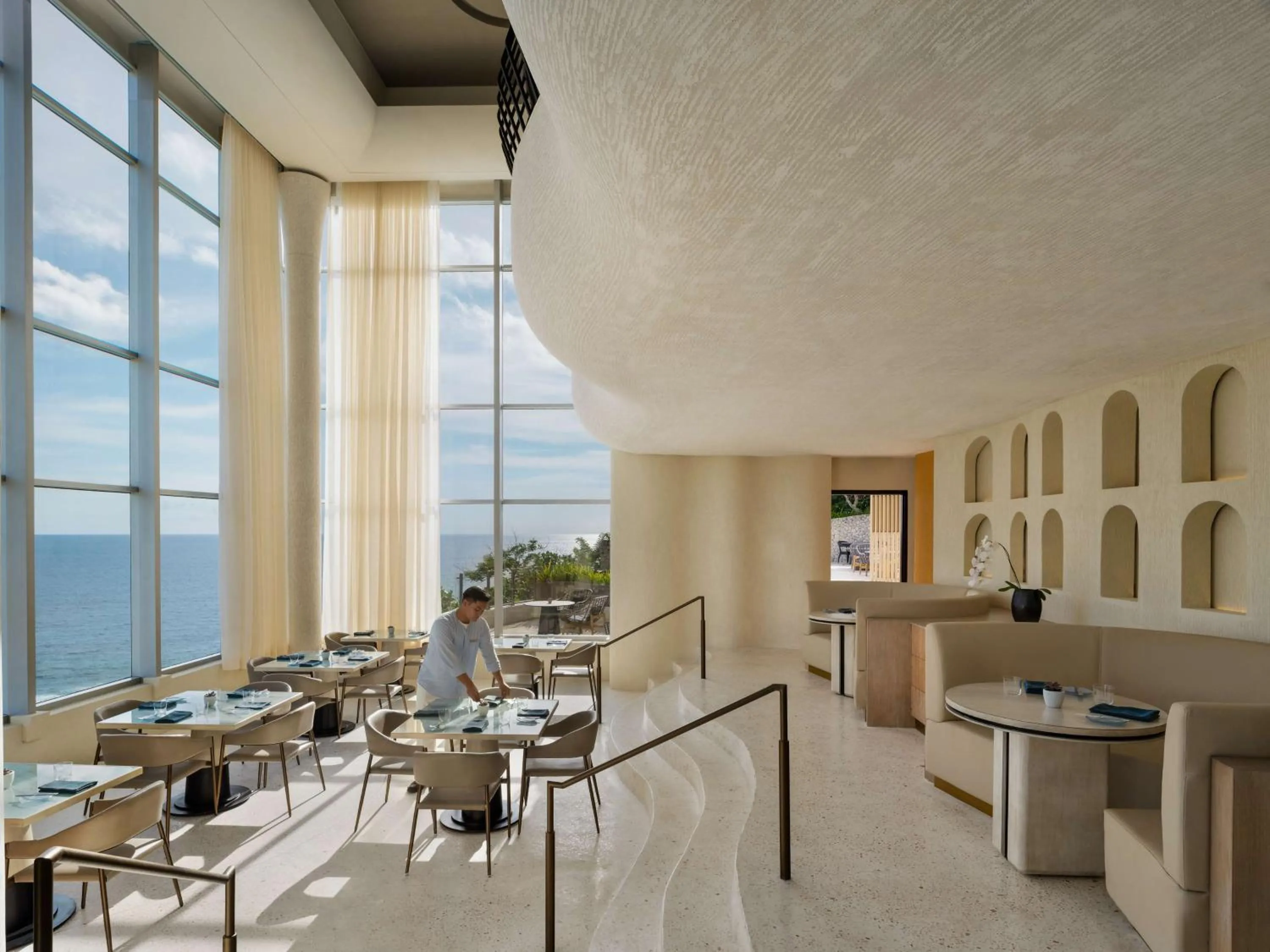 Restaurant/places to eat in Umana Bali, LXR Hotels & Resorts