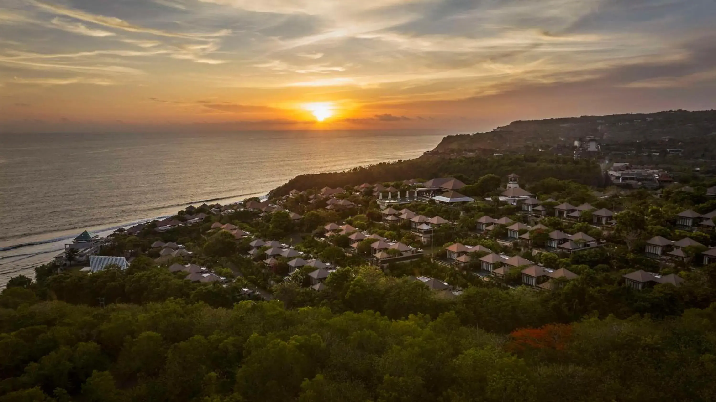 Property building in Umana Bali, LXR Hotels & Resorts by Hilton Property building in Umana Bali, LXR Hotels & Resorts by Hilton