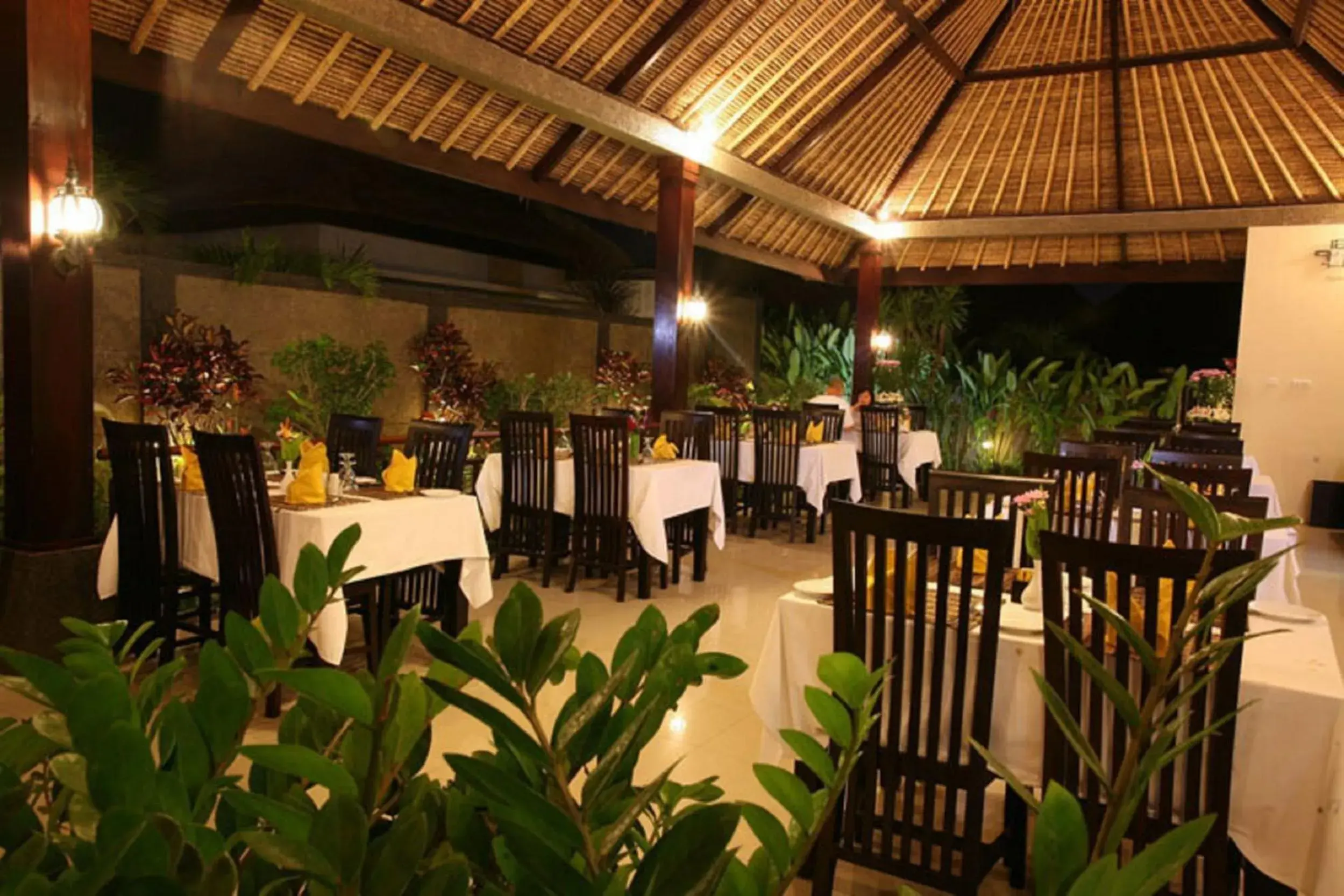Restaurant/places to eat in Bali Rich Villas Restaurant/places to eat in Bali Rich Villas