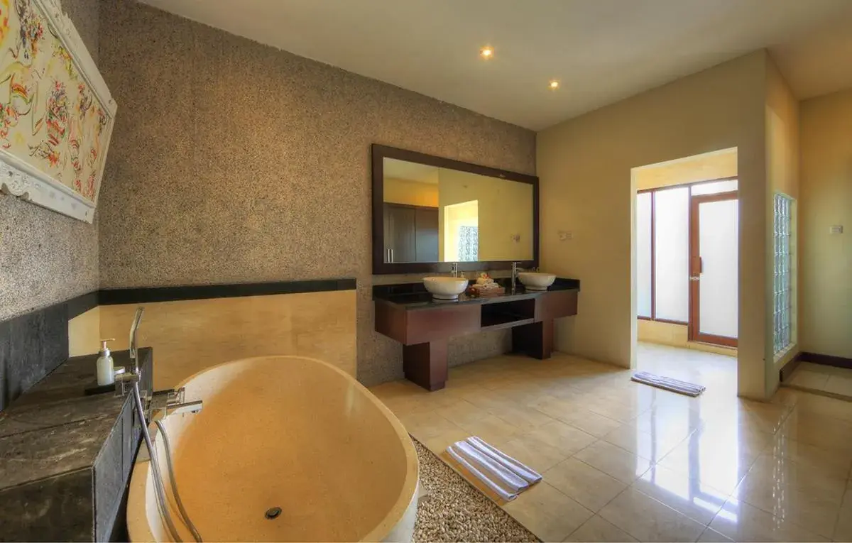 Bathroom in Bali Rich Villas Bathroom in Bali Rich Villas