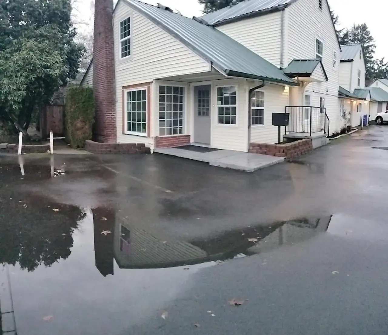 Facade/entrance in Budget Lodge by OYO Portland West Facade/entrance in Budget Lodge by OYO Portland West