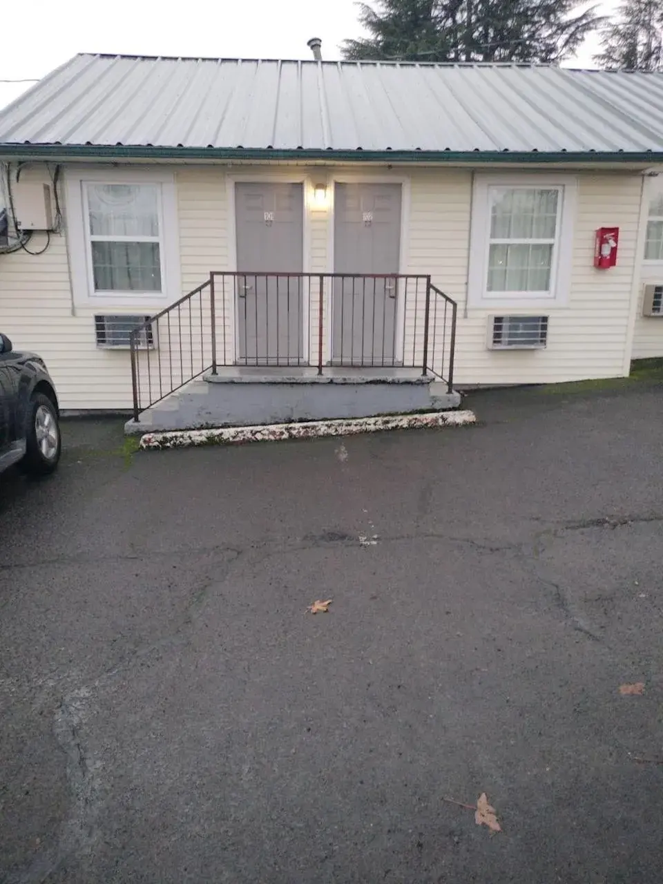 Facade/entrance in Budget Lodge by OYO Portland West Facade/entrance in Budget Lodge by OYO Portland West