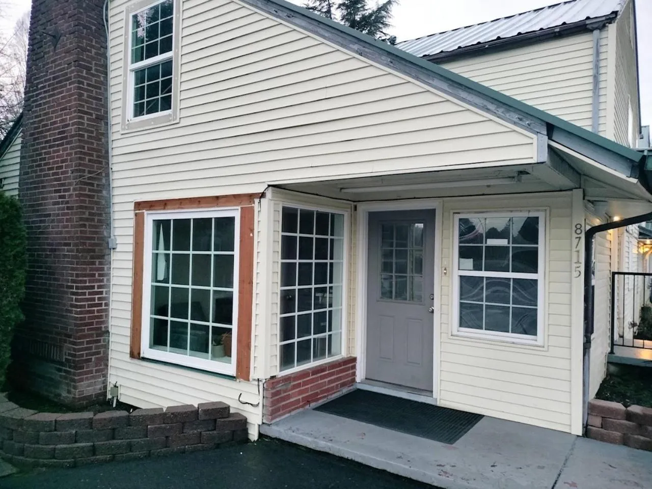 Facade/entrance in Budget Lodge by OYO Portland West