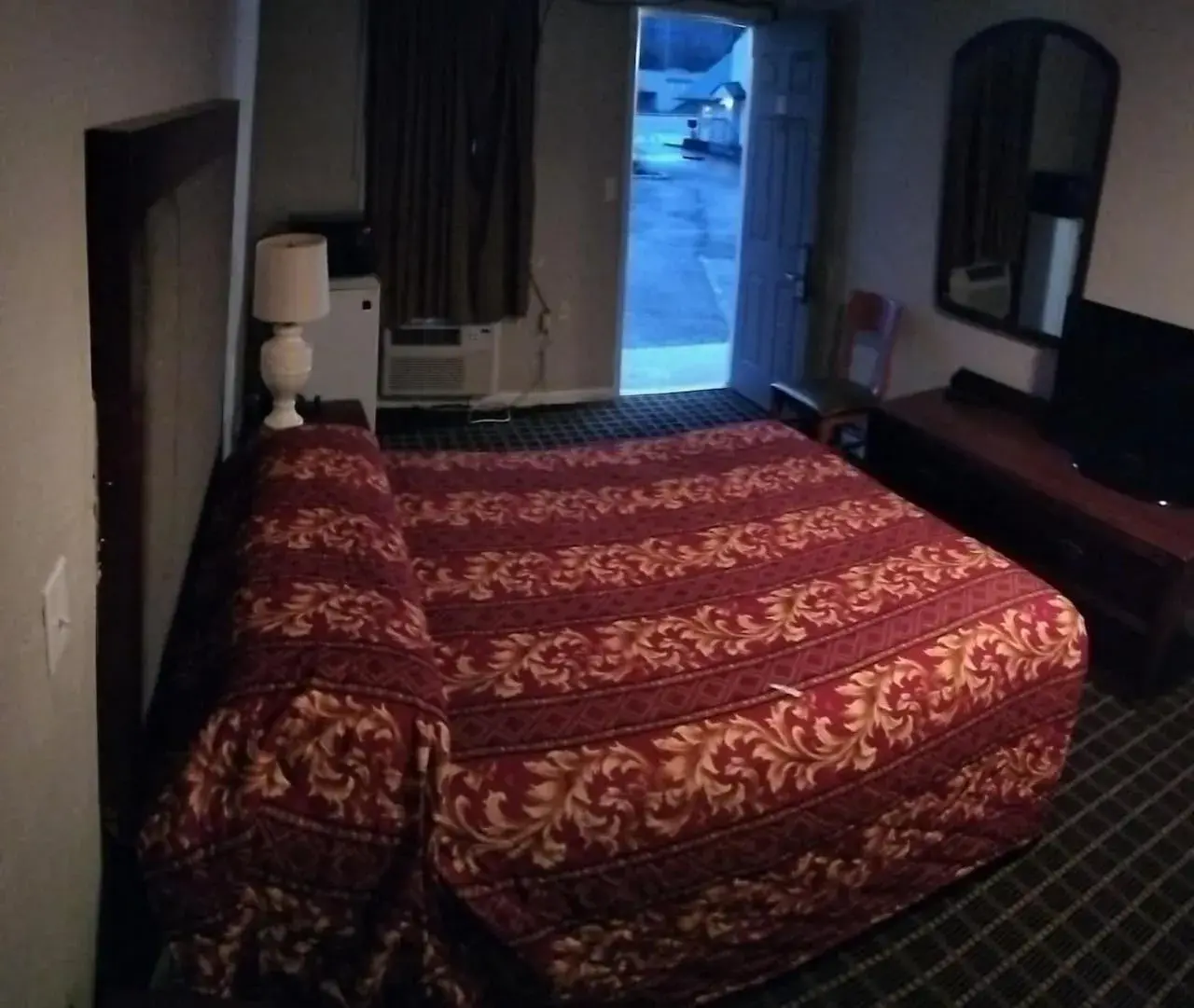 Bedroom, Bed in Budget Lodge by OYO Portland West Bedroom, Bed in Budget Lodge by OYO Portland West