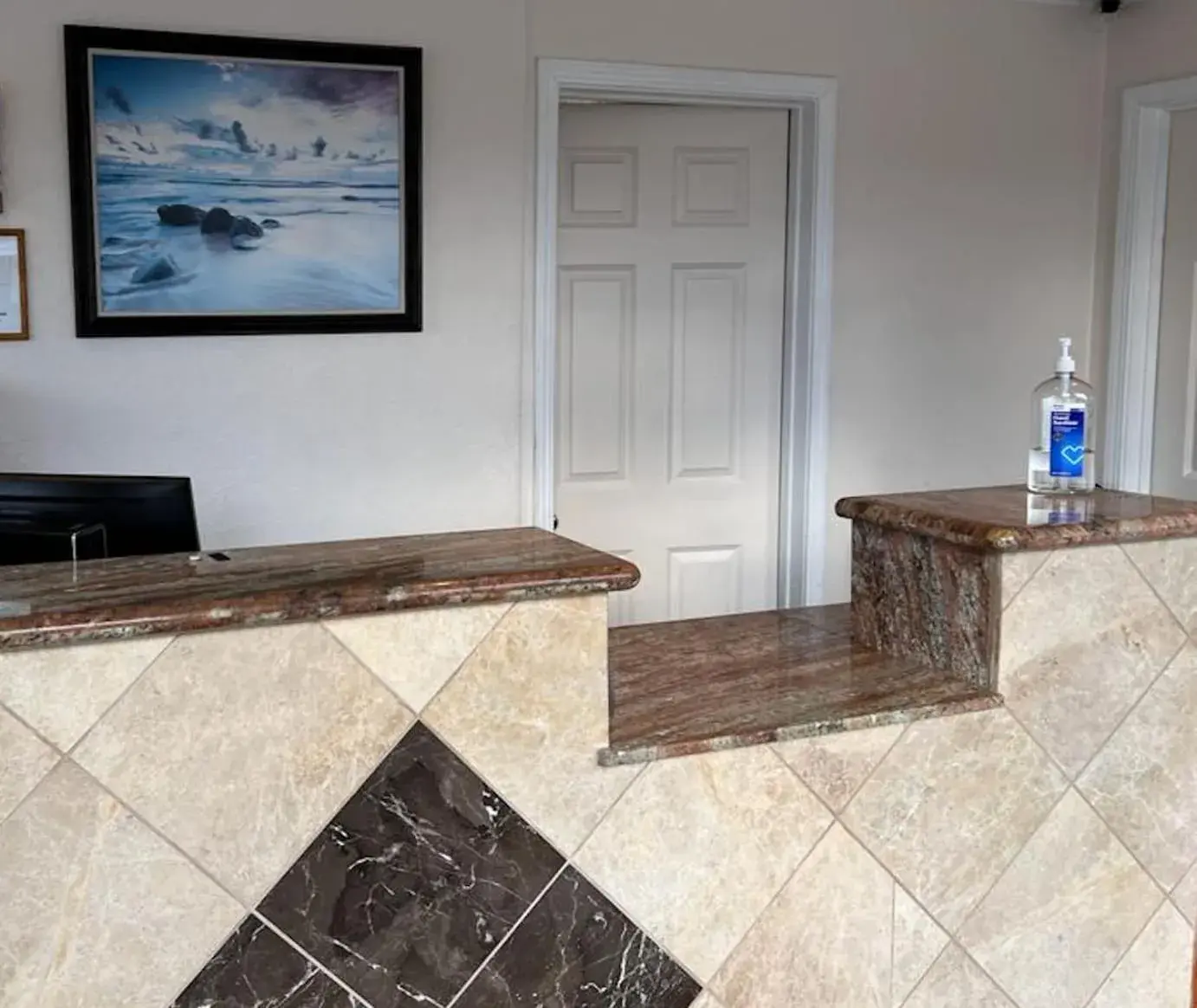 Lobby or reception in Budget Lodge by OYO Portland West Lobby or reception in Budget Lodge by OYO Portland West