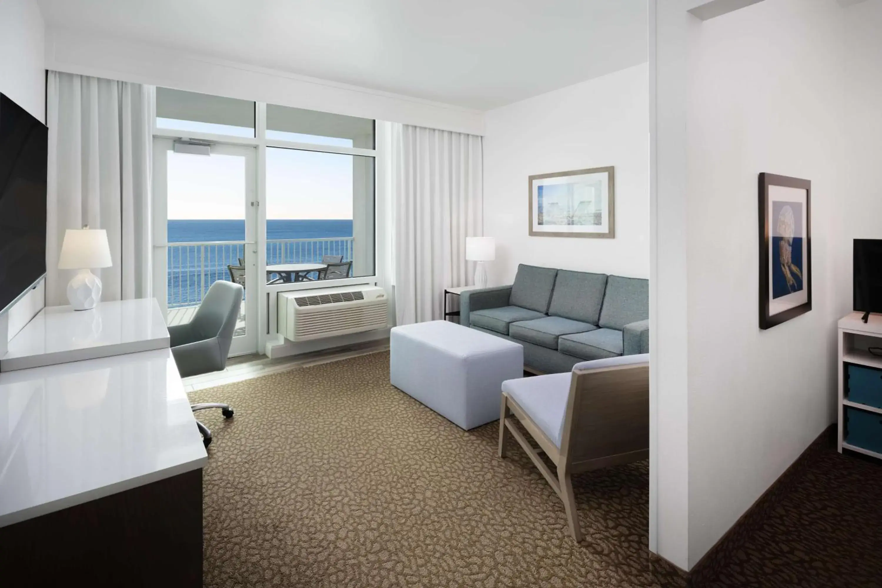 Photo of the whole room, Bed in Best Western Premier - The Tides Photo of the whole room, Bed in Best Western Premier - The Tides