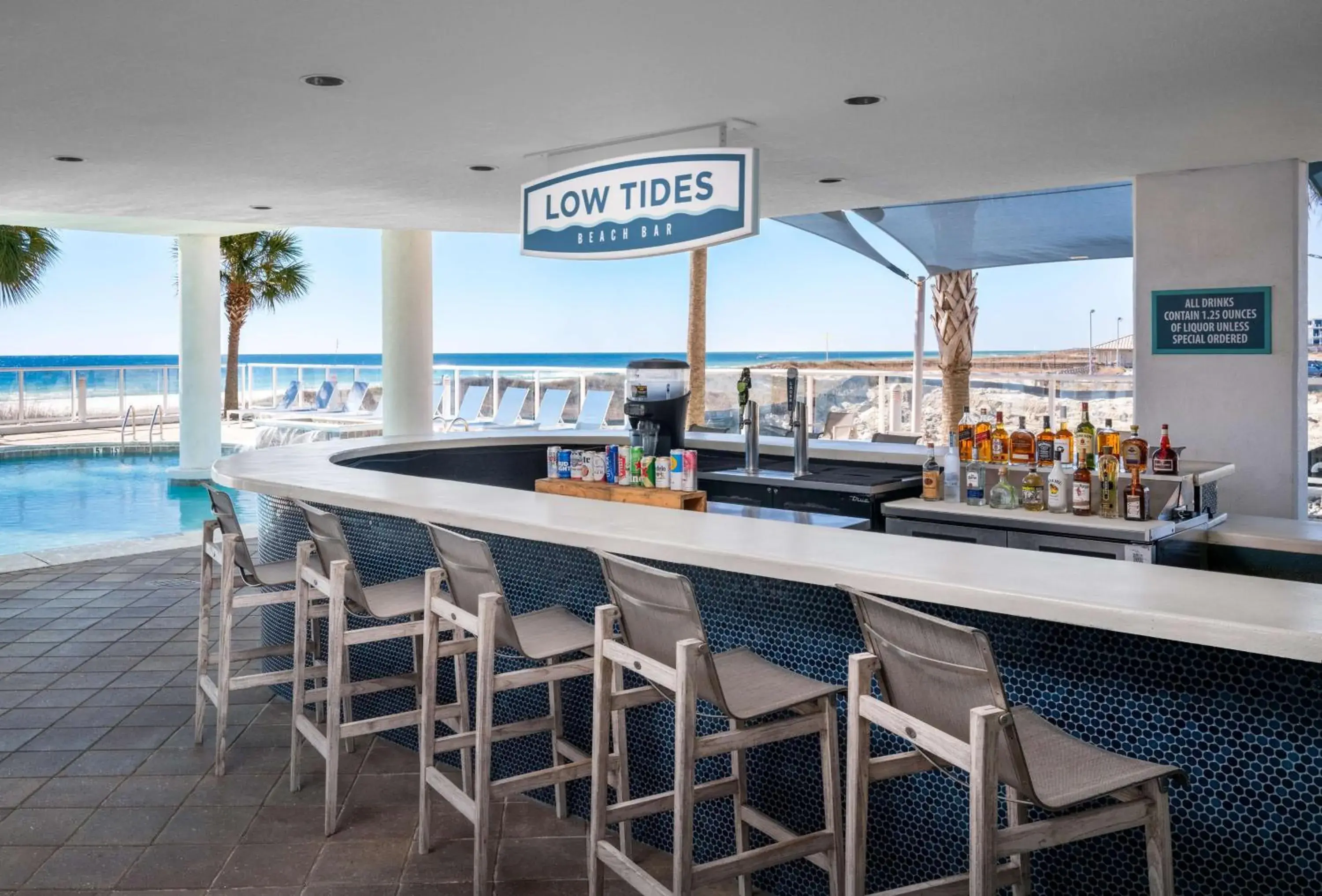 Lounge or bar in Best Western Premier - The Tides Lounge or bar in Best Western Premier - The Tides