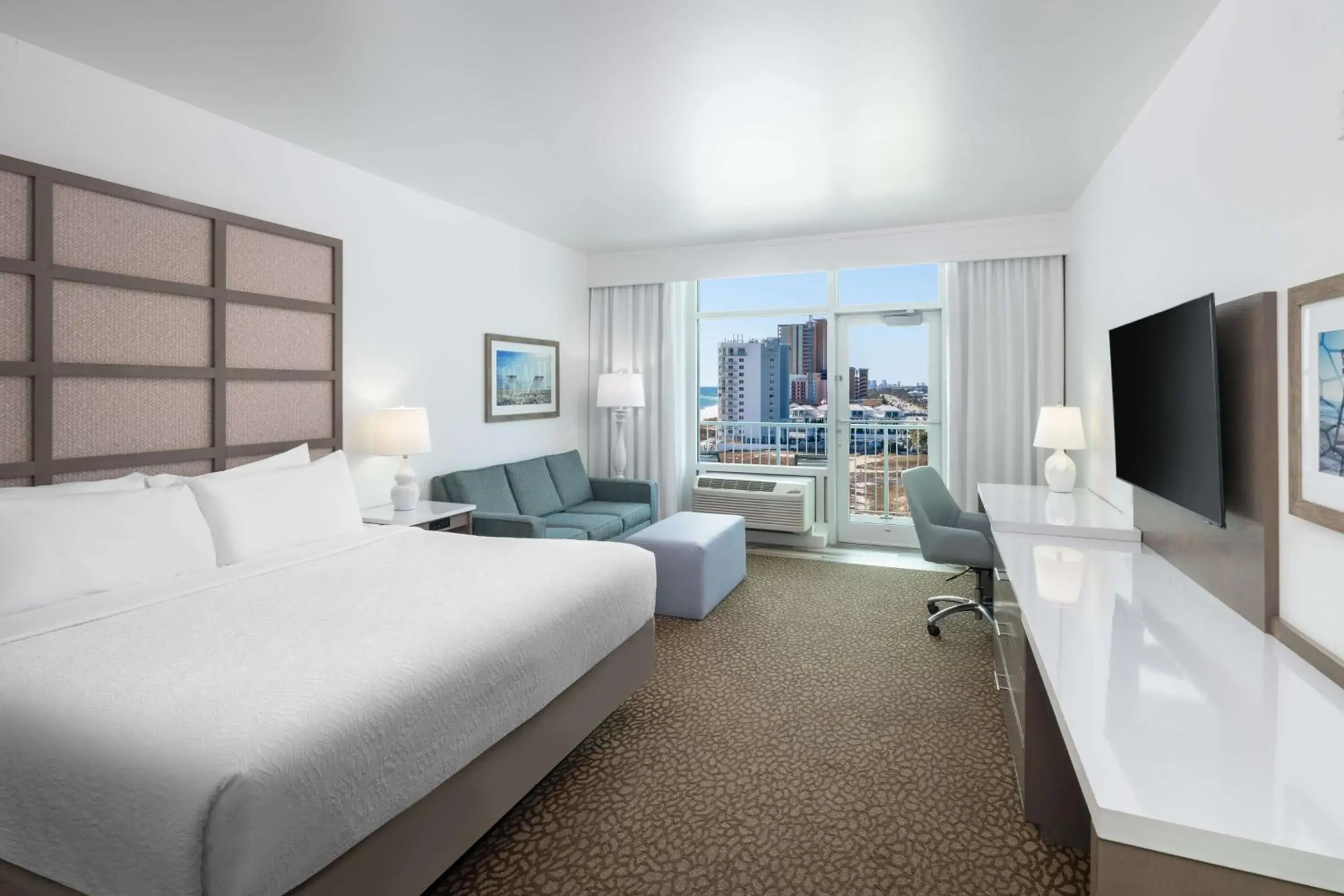 King Room with roll-in Shower and Balcony - Disability Access in Best Western Premier - The Tides King Room with roll-in Shower and Balcony - Disability Access in Best Western Premier - The Tides