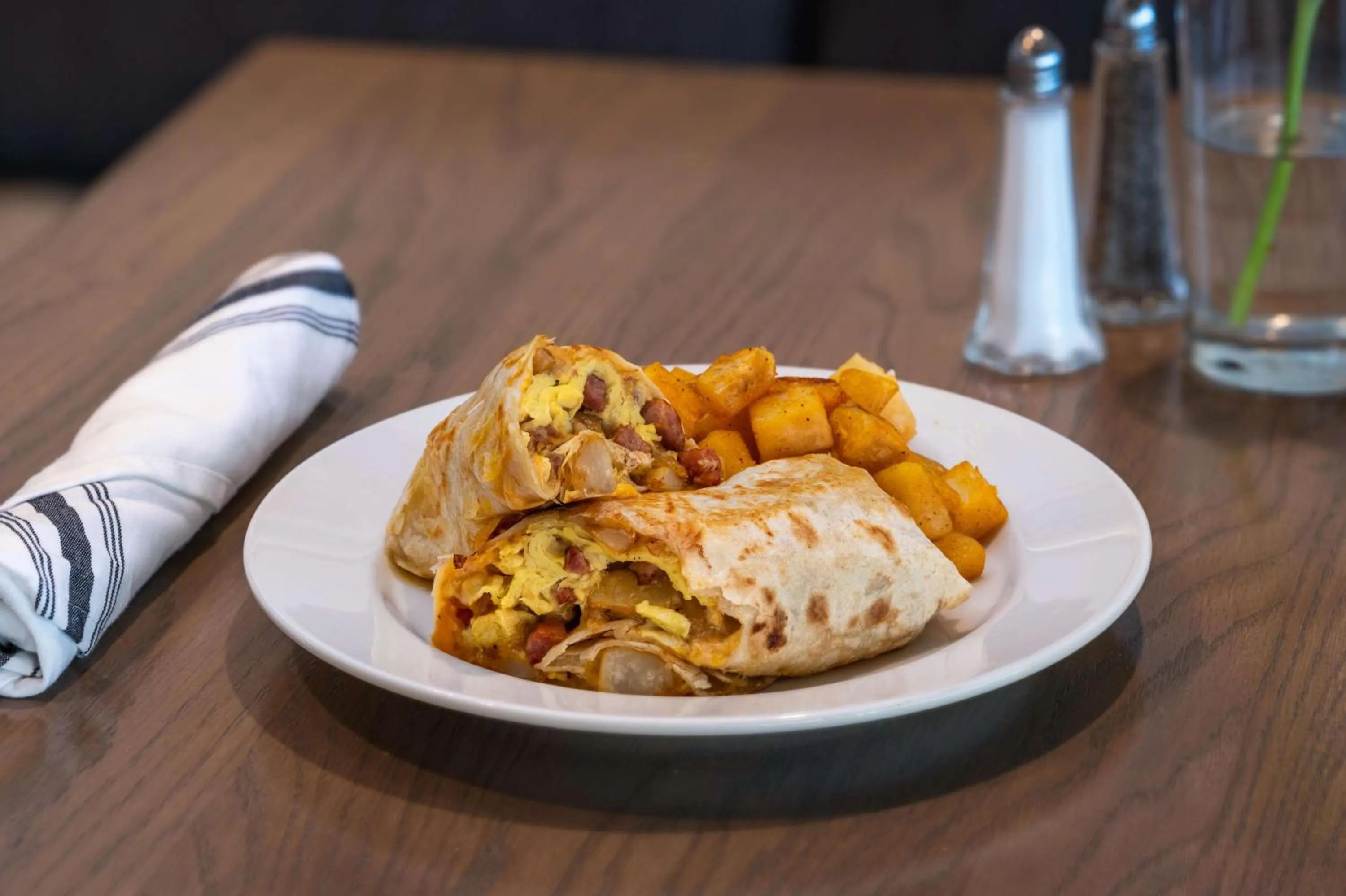 Food and drinks in Best Western Premier - The Tides