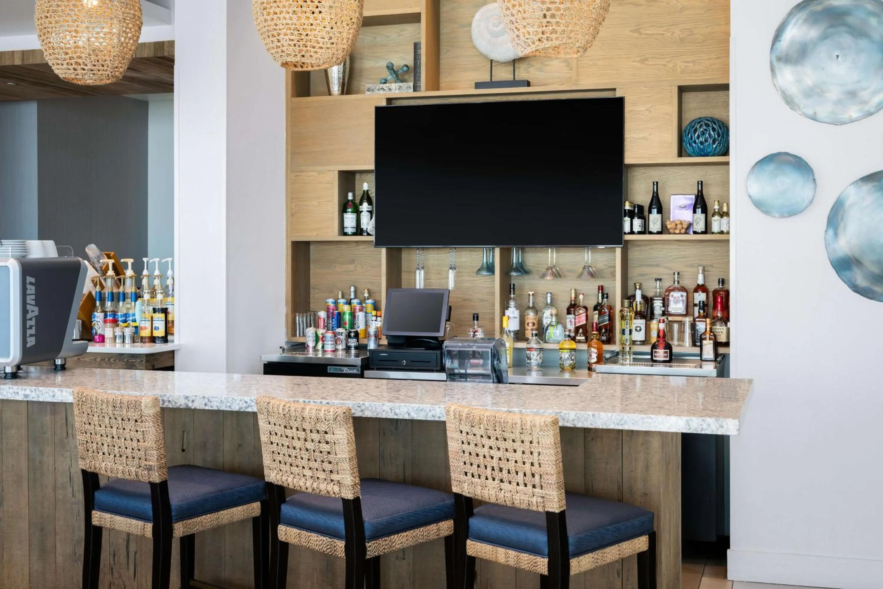 Lounge or bar in Best Western Premier - The Tides