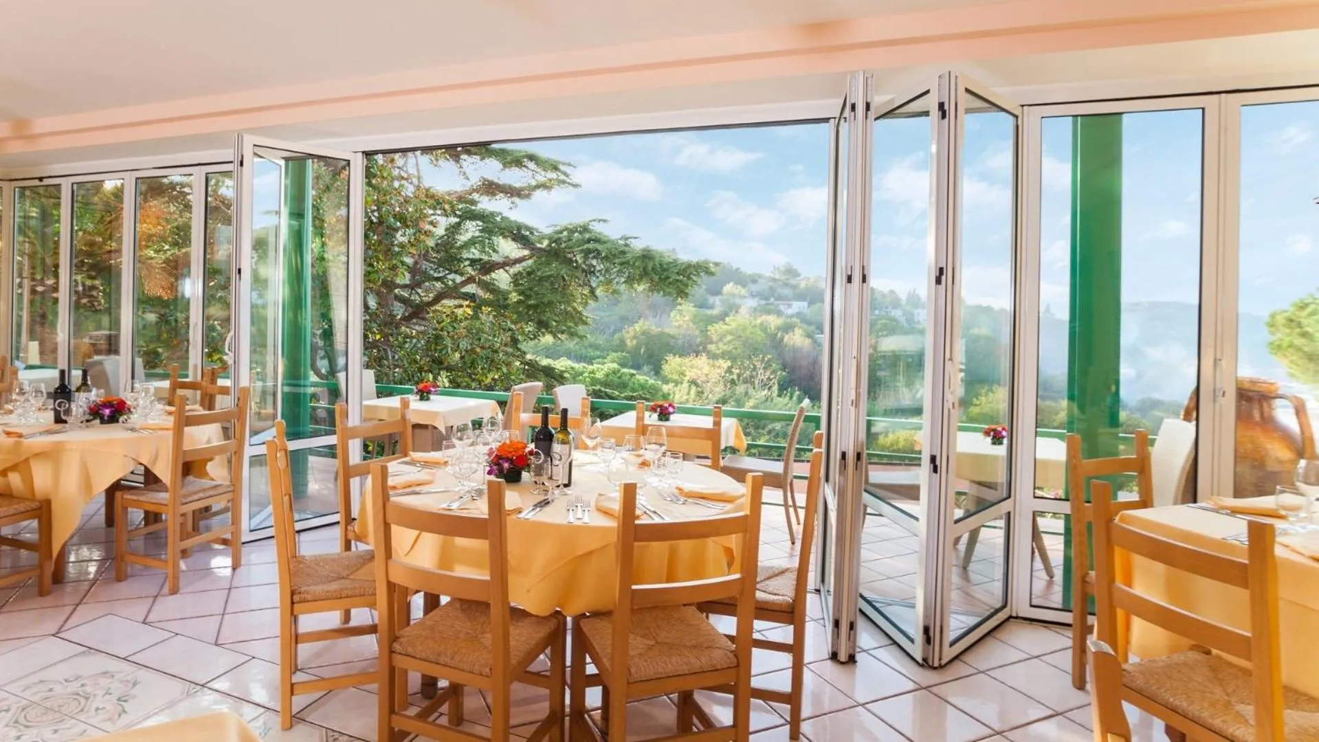 Restaurant/places to eat in Resort Villa Flavio