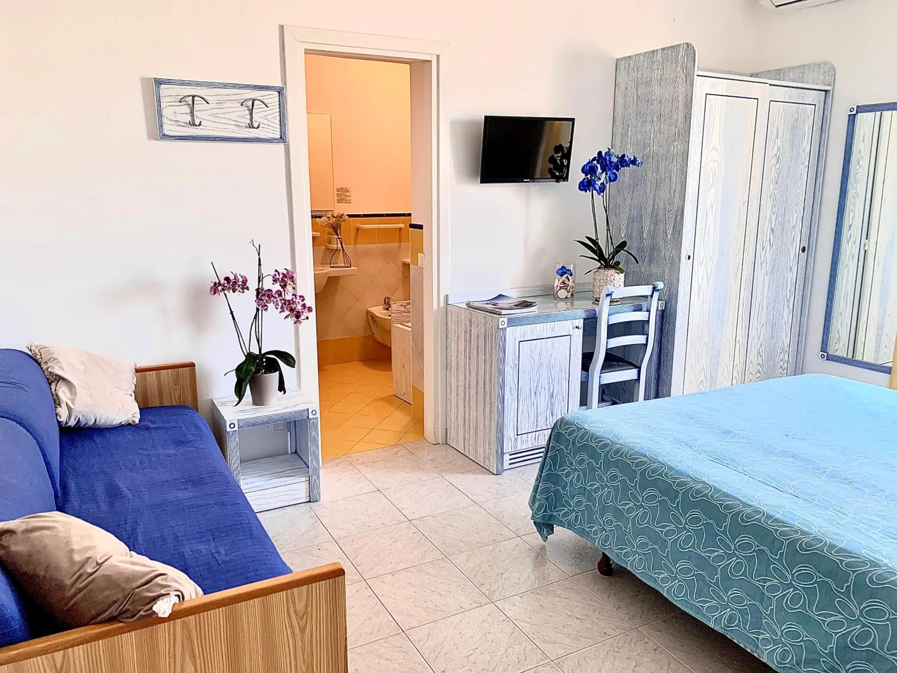 Bedroom, Bed in Resort Villa Flavio