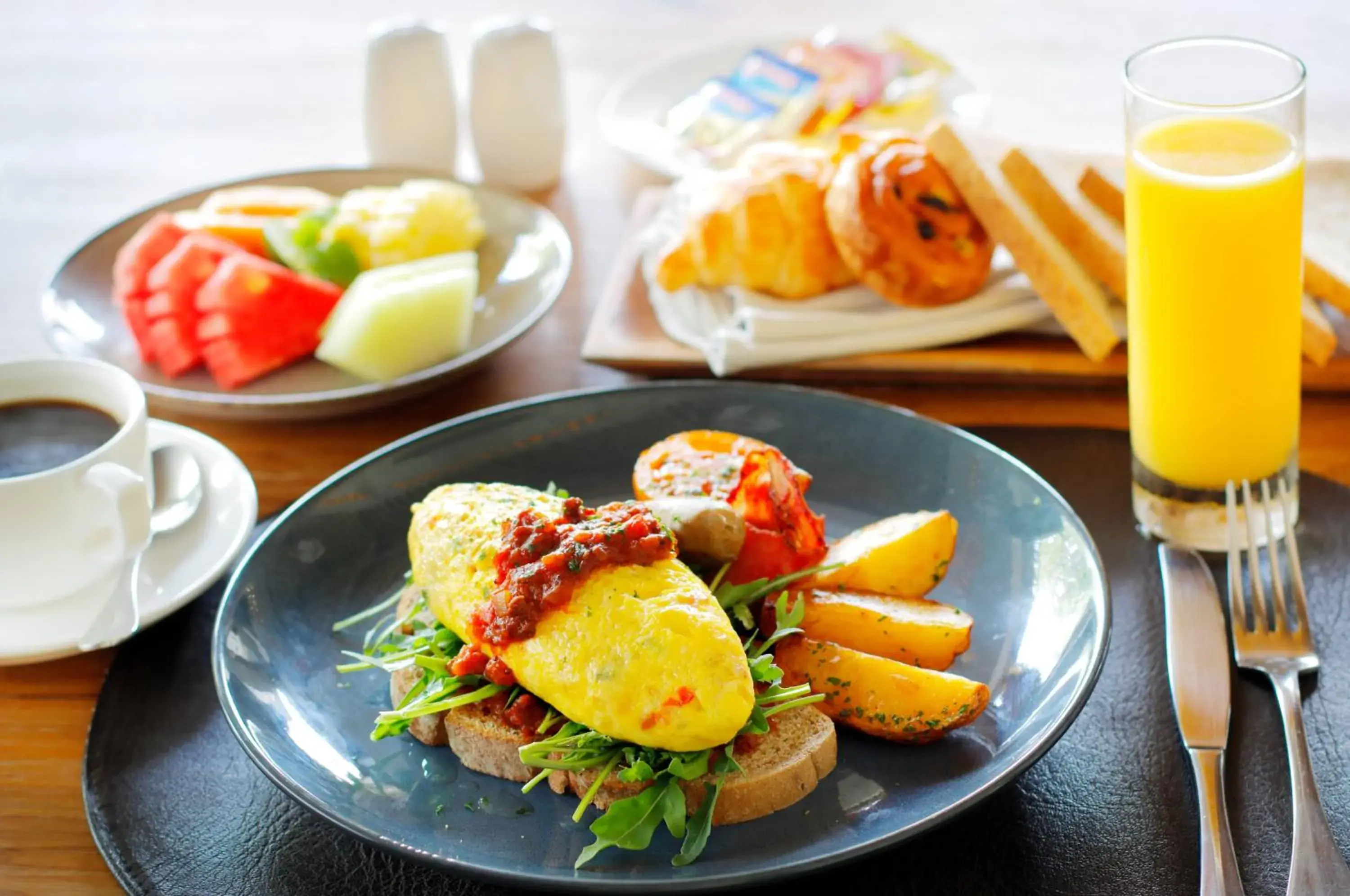 Restaurant/places to eat in The Wolas Villas Restaurant/places to eat in The Wolas Villas