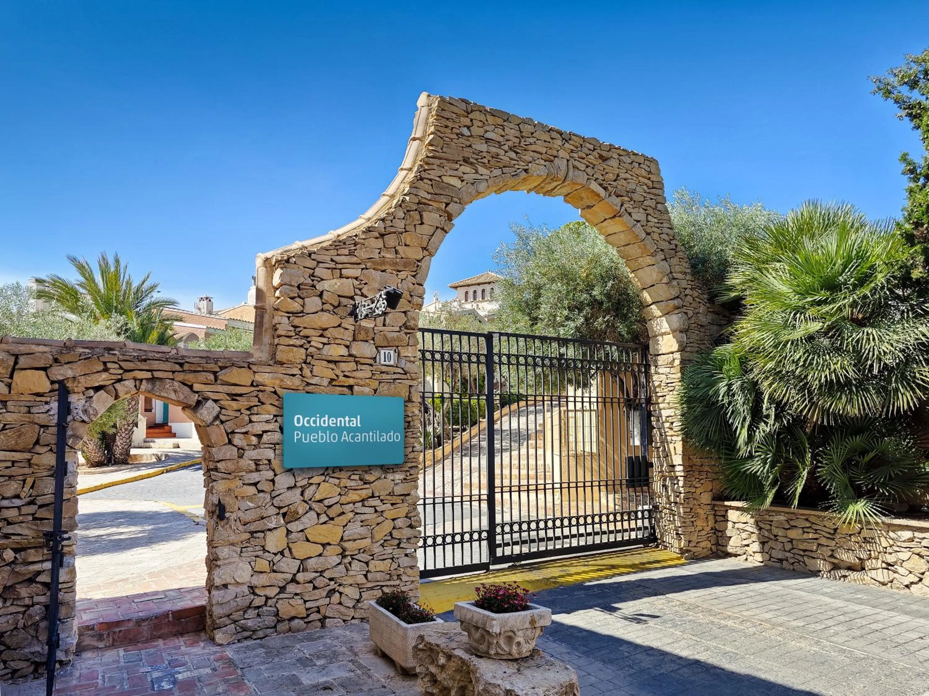 Facade/entrance in Occidental Pueblo Acantilado
