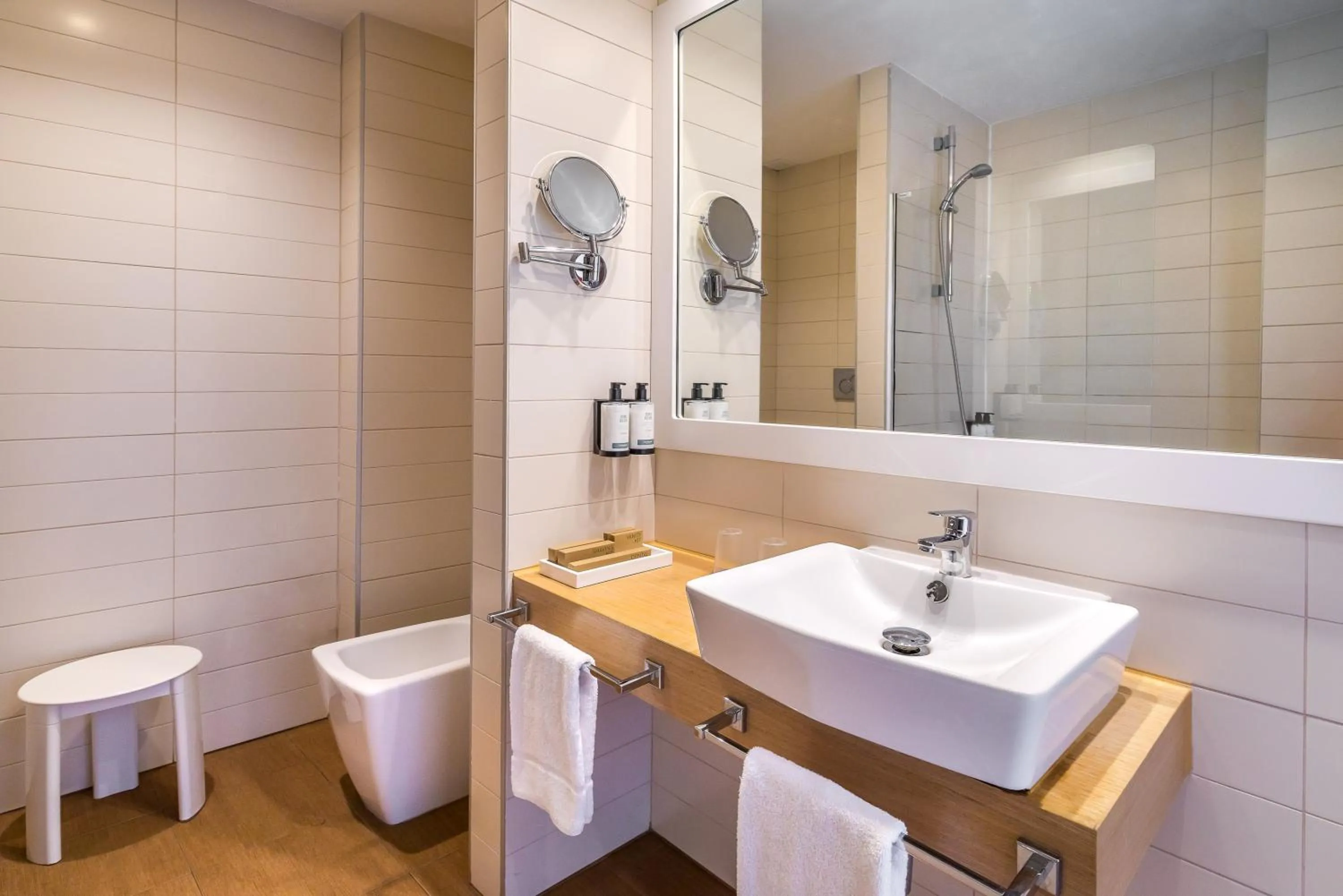 Bathroom in Occidental Pueblo Acantilado