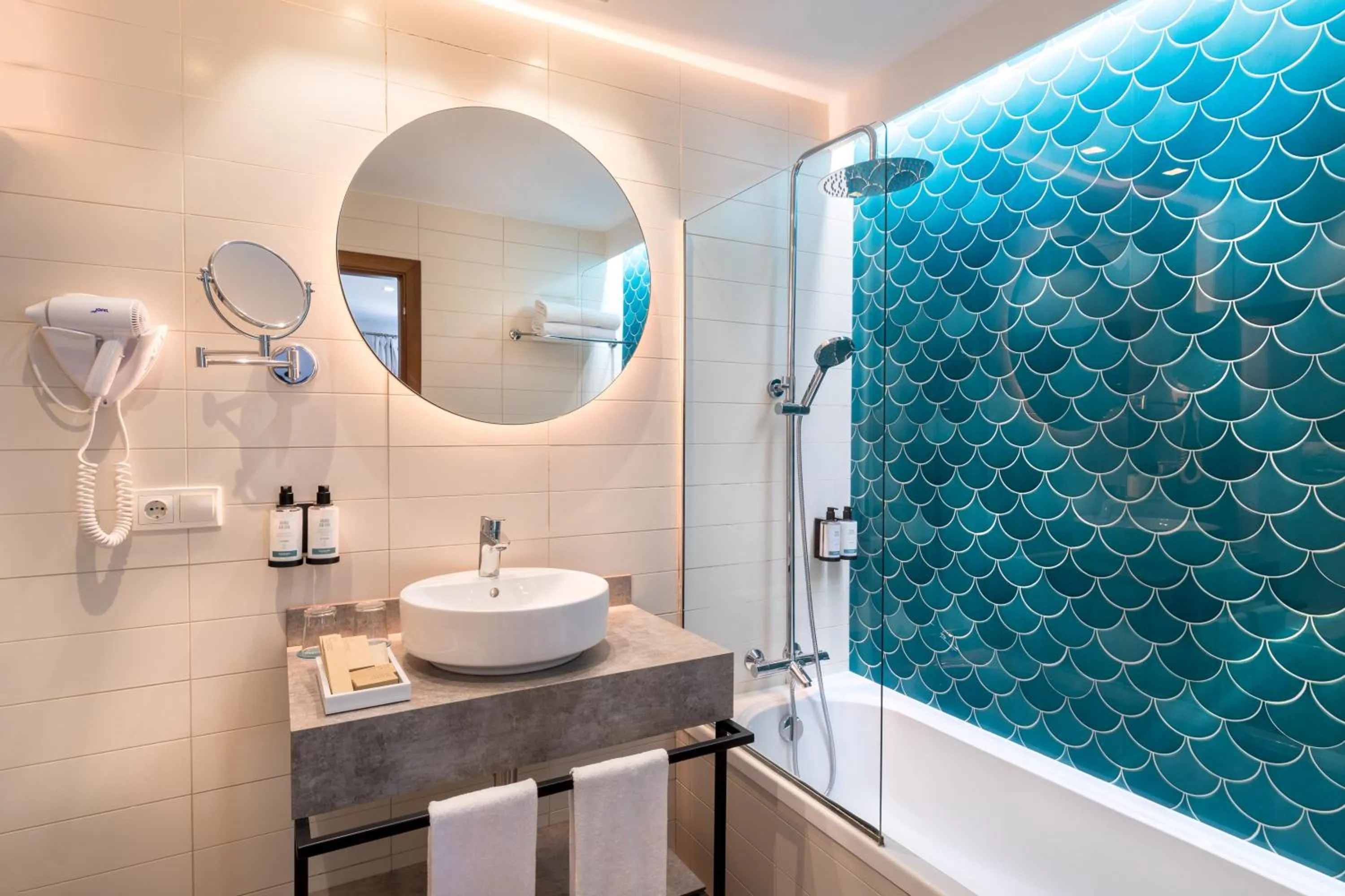 Bathroom in Occidental Pueblo Acantilado