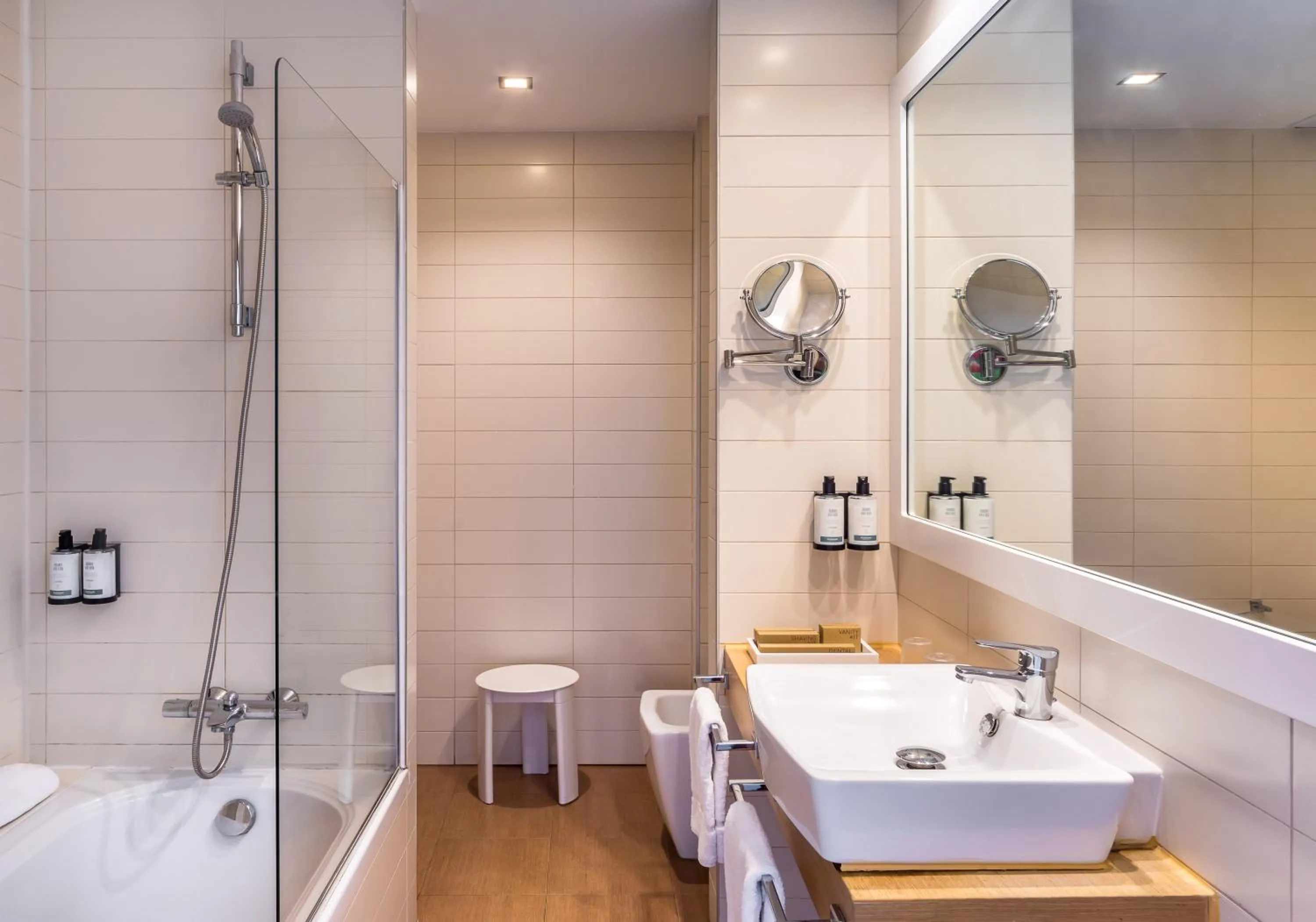 Bathroom in Occidental Pueblo Acantilado