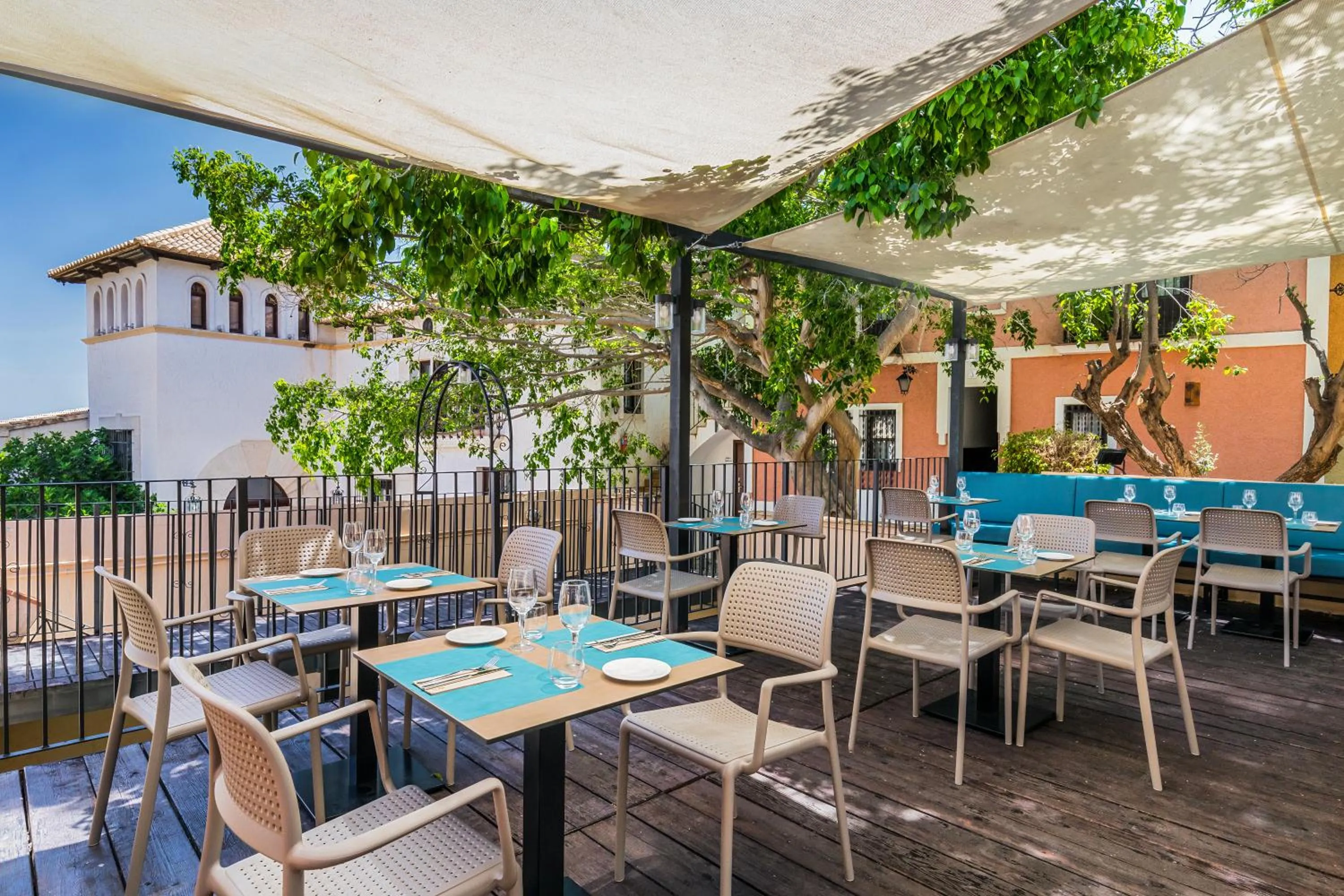 Restaurant/places to eat in Occidental Pueblo Acantilado